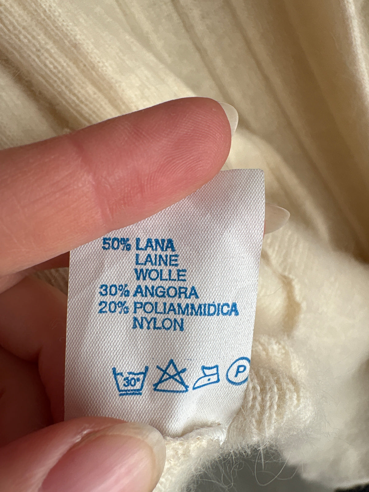 Pulover vintage bijuterie cu aplicații manuale în croi petrecut din lana extrafina și Angora