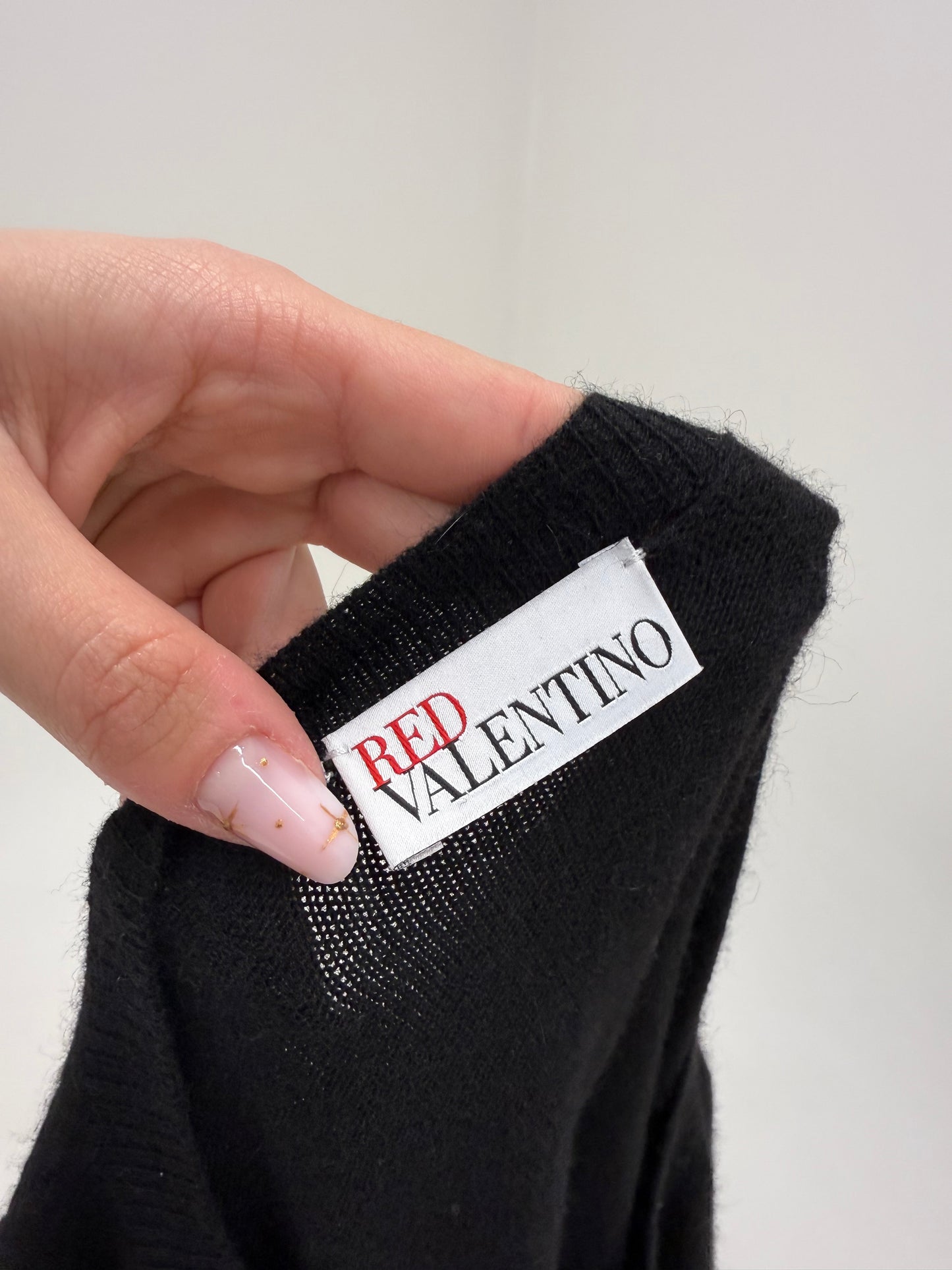 Cardigan RedValentino negru din lanita foarte subțire ultra fină
