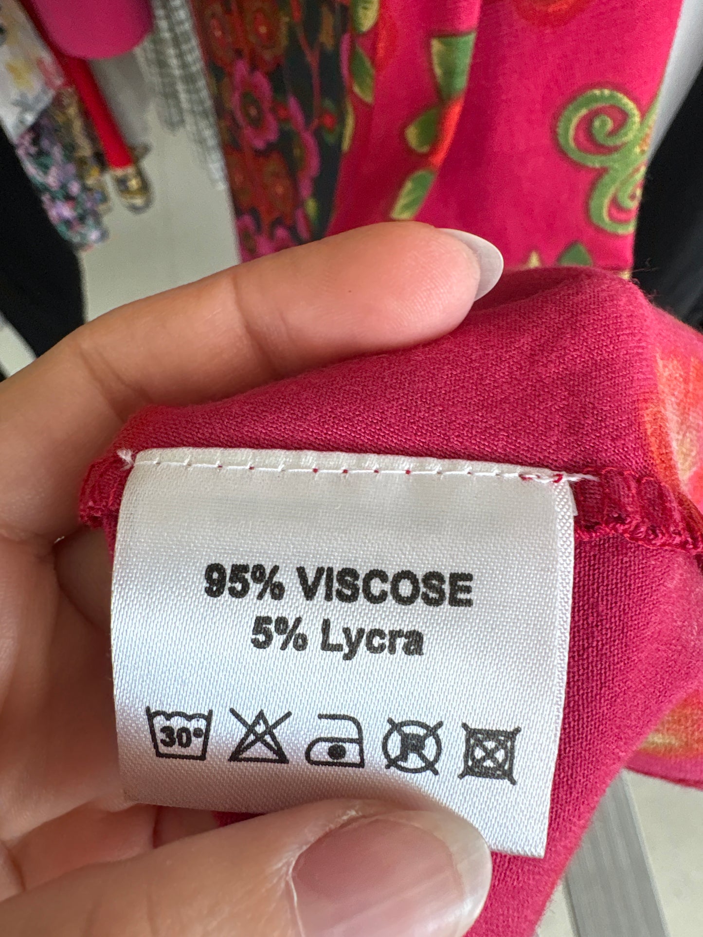 Fustă maxi nouă cu etichetă dark magenta cu print paisley în bie