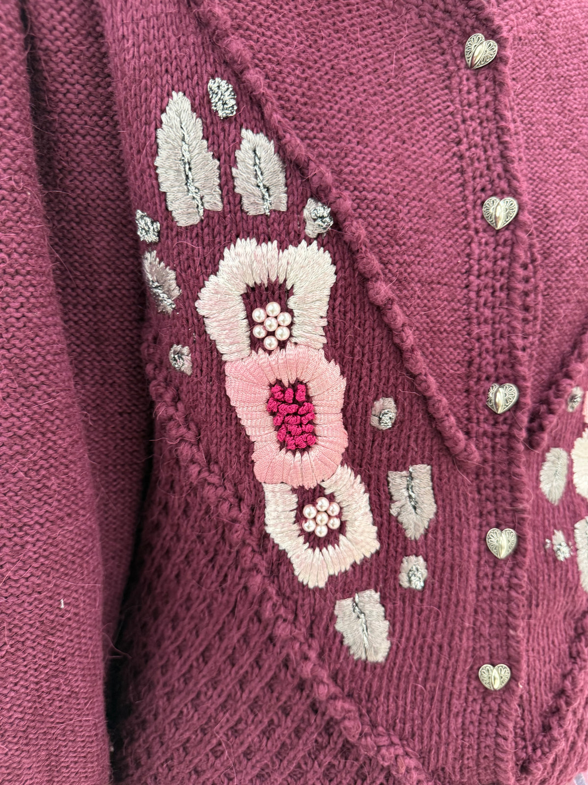 Cardigan vintage tip jachetă cu broderie superbă din lana extrafina plină