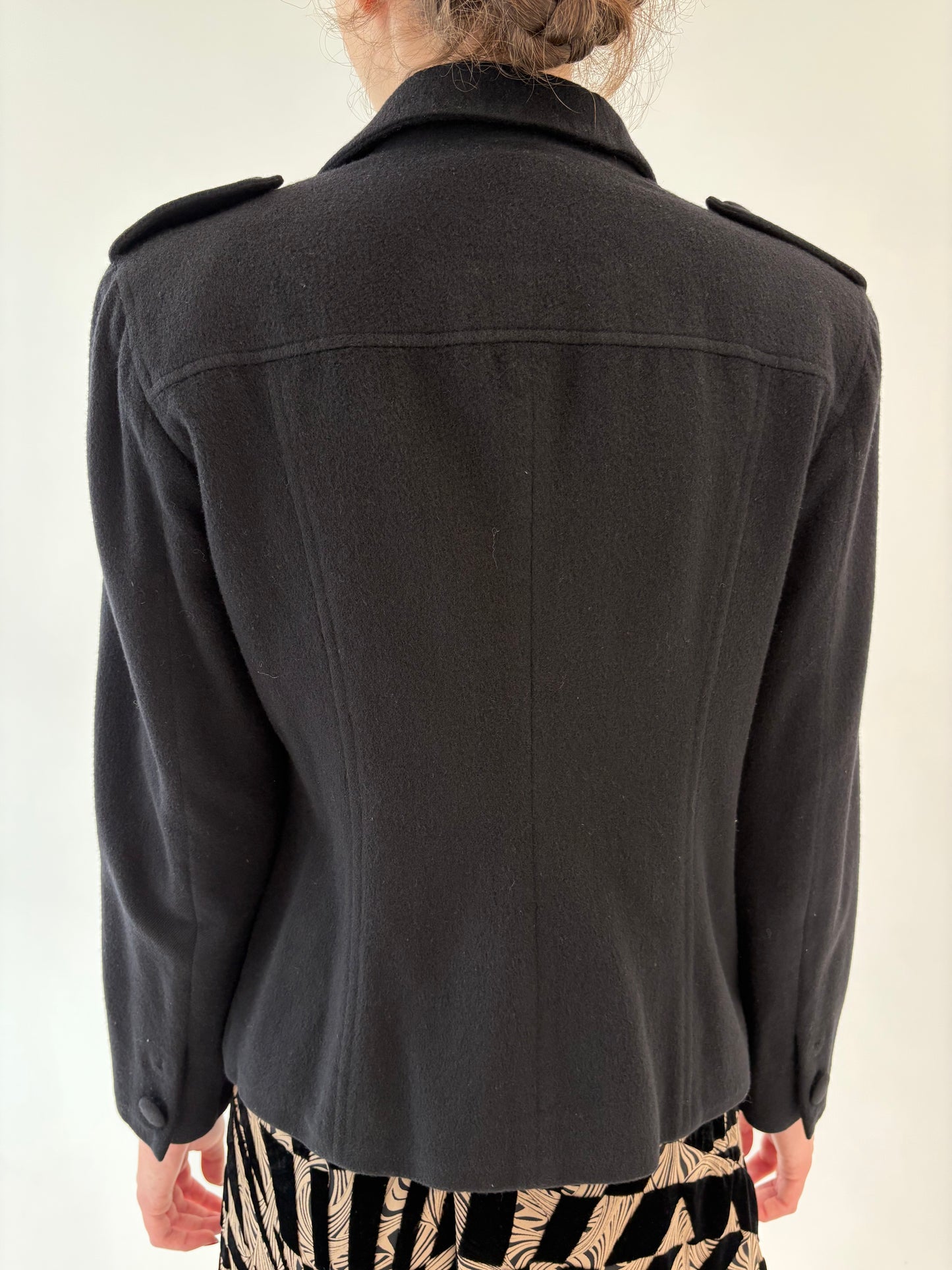 Jacheta din stofă de cașmir 100% plină cambrata neagră