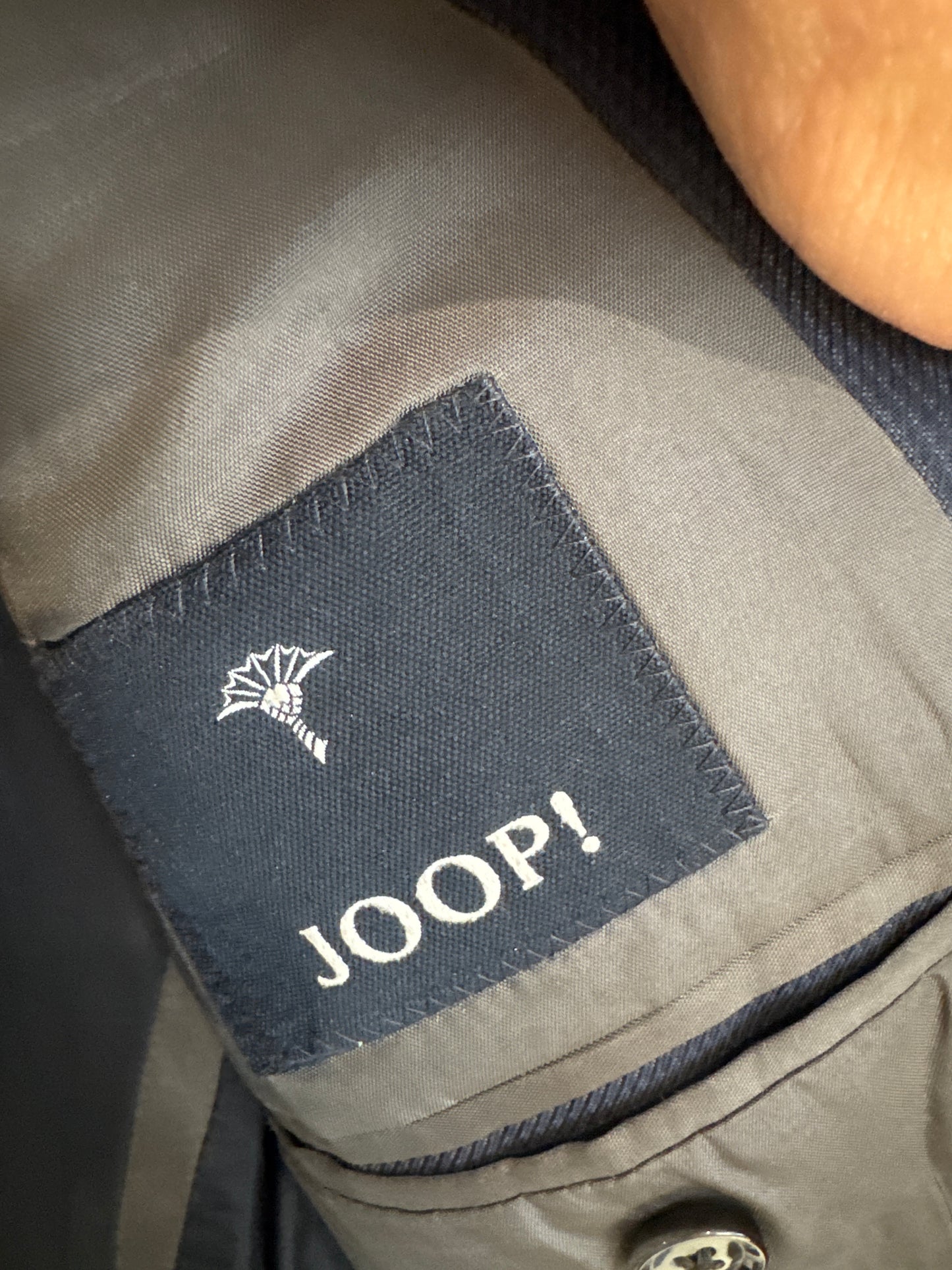 Sacou Navy Joop din stofita satinata super 100’s în croi actual de la zi la seară