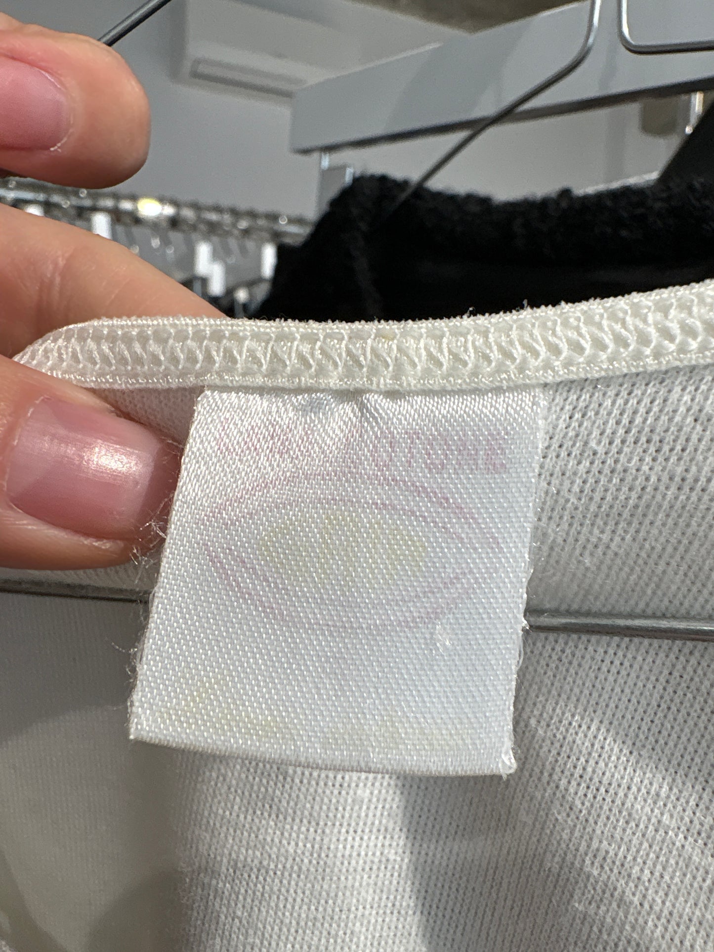 Top italian din lana extrafina irestringibila și dantelă