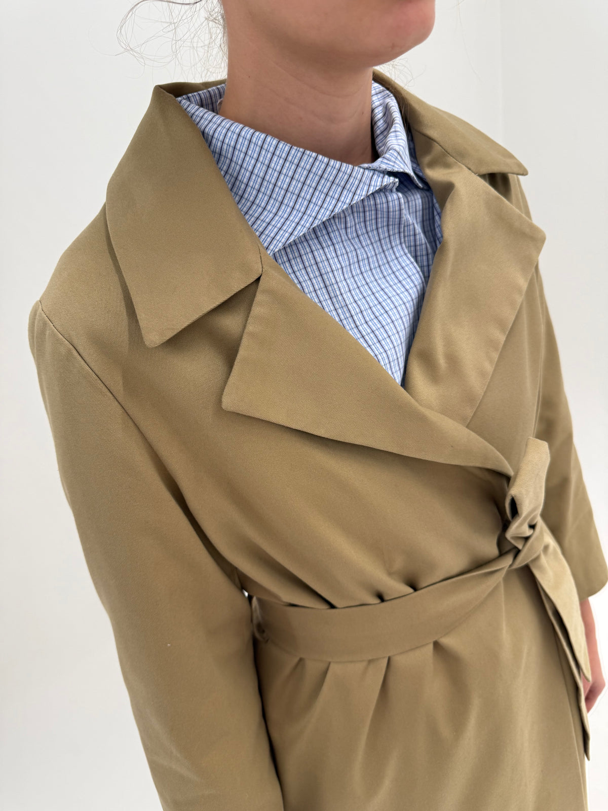 Trench vintage camel petite cu interior din lana și exterior de gabardină cu cordon