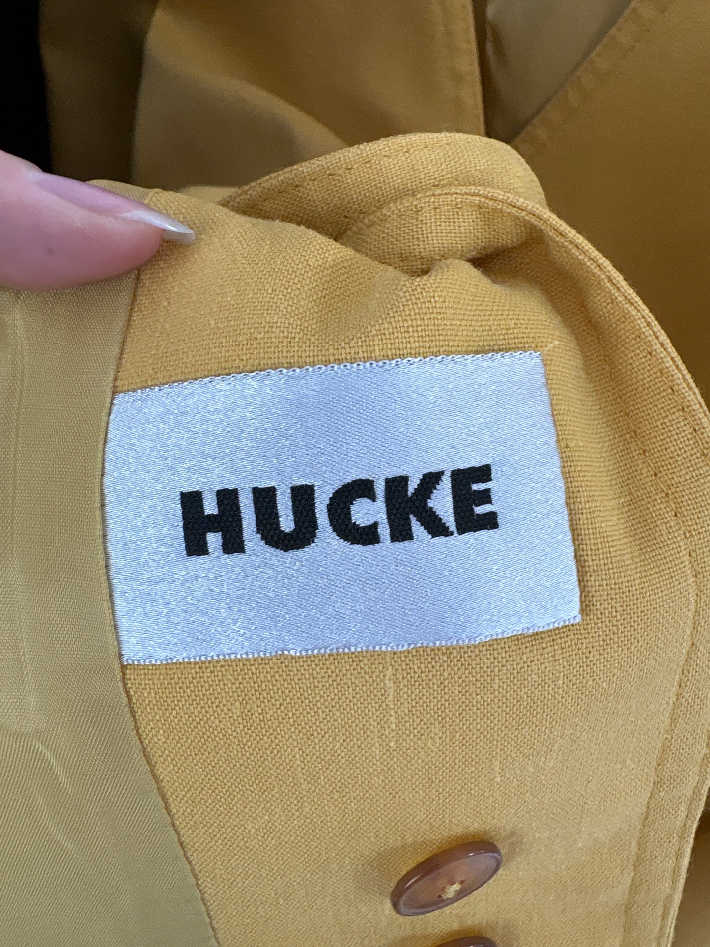 Sacou mustard yellow din pânză în croi minimalist ușor cambrat