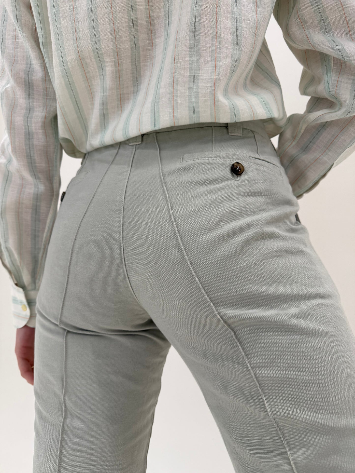 Pantaloni Loro Piana light gray din in și bumbac în croi clasic