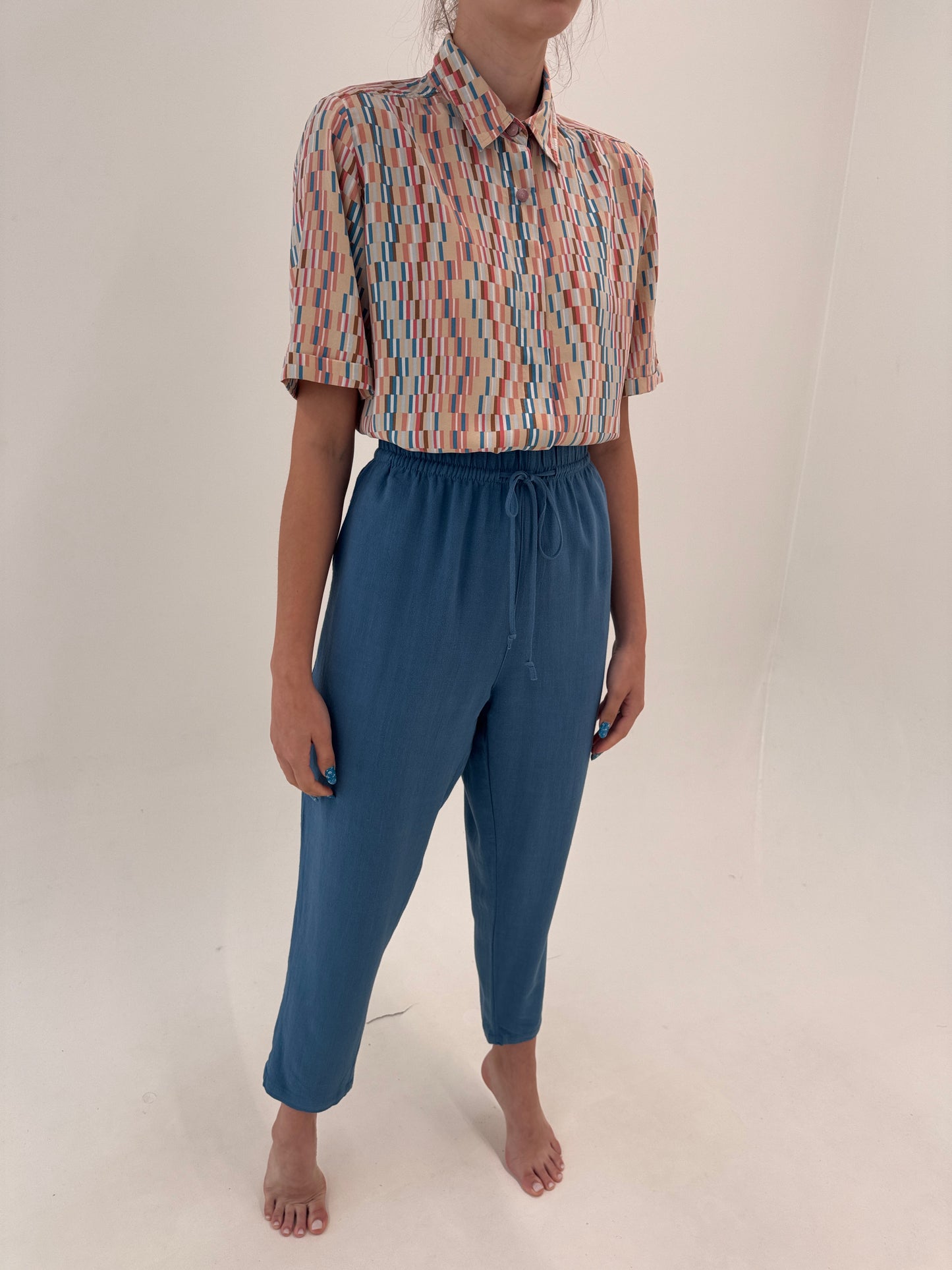 Pantaloni jeans blue noi cu etichetă din panza cu talie ultra înaltă generoasă