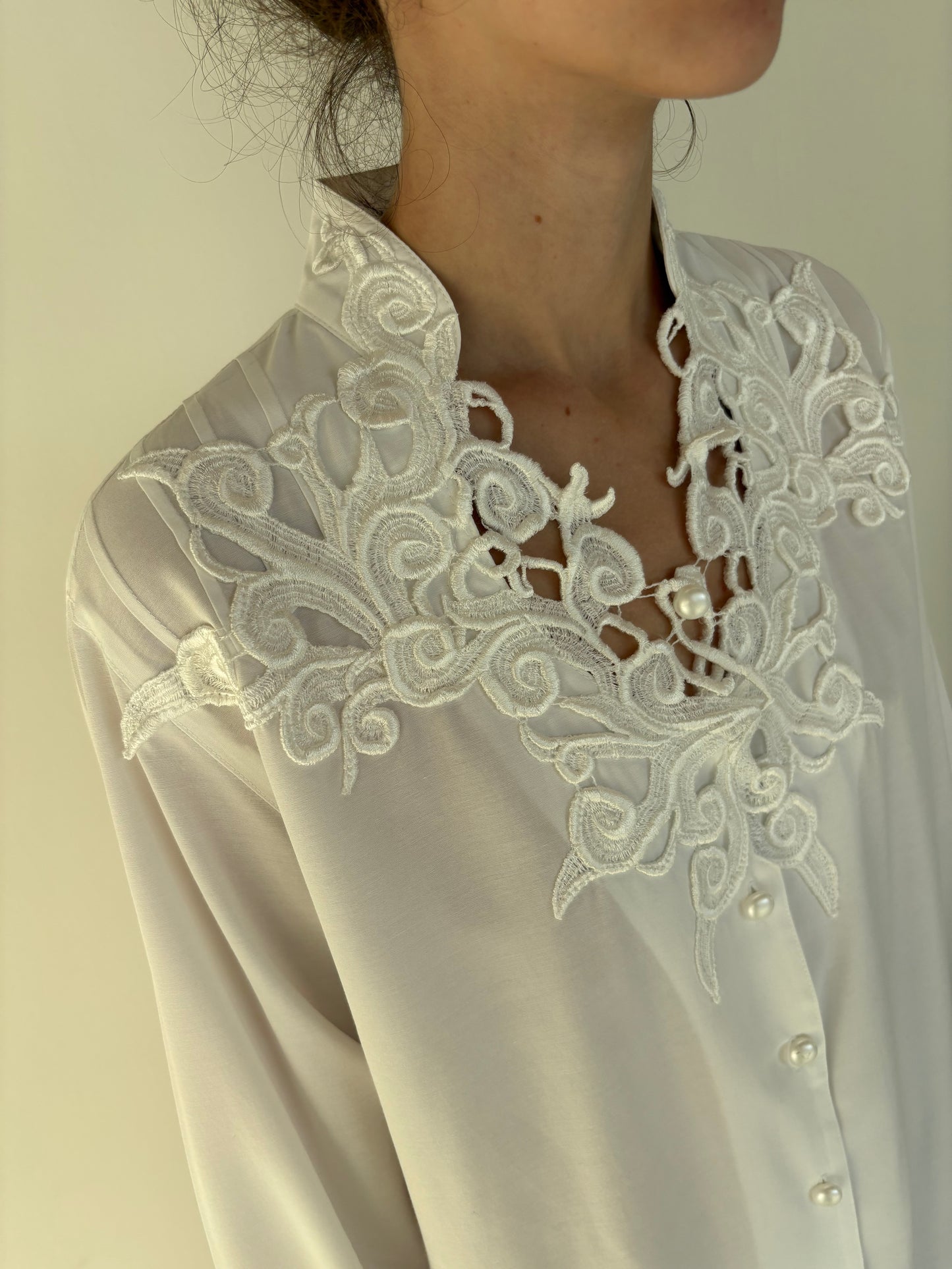 Cămașa de brand luxury vintage cu aplicație de dantelă macrame