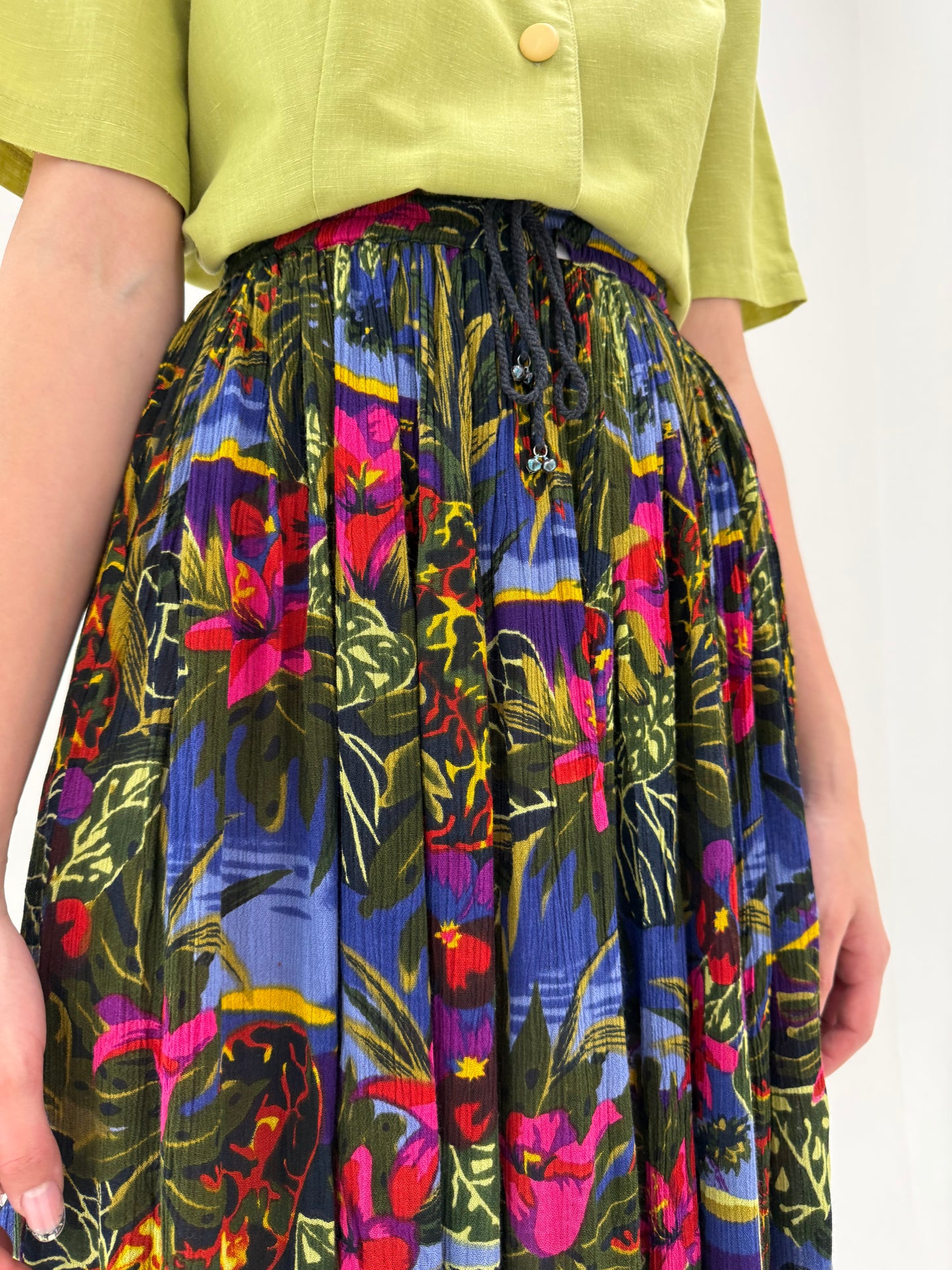 Fustă maxi vintage super amplă cu print in culori superbe și talie elastică