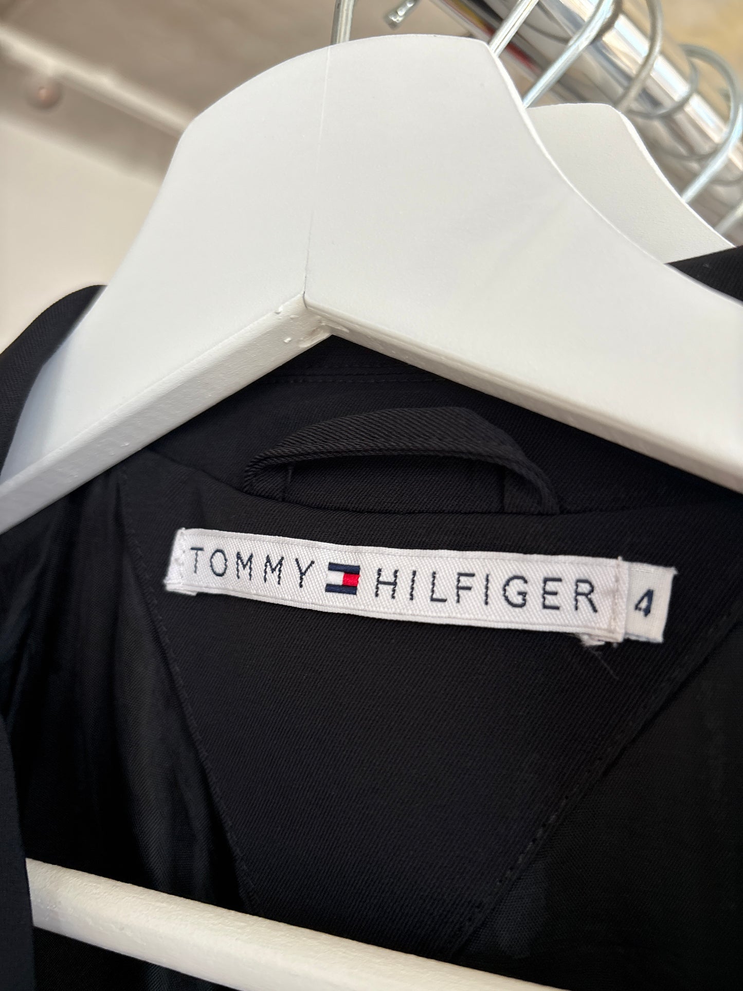 Sacou negru Tommy Hilfiger ușor cambrat