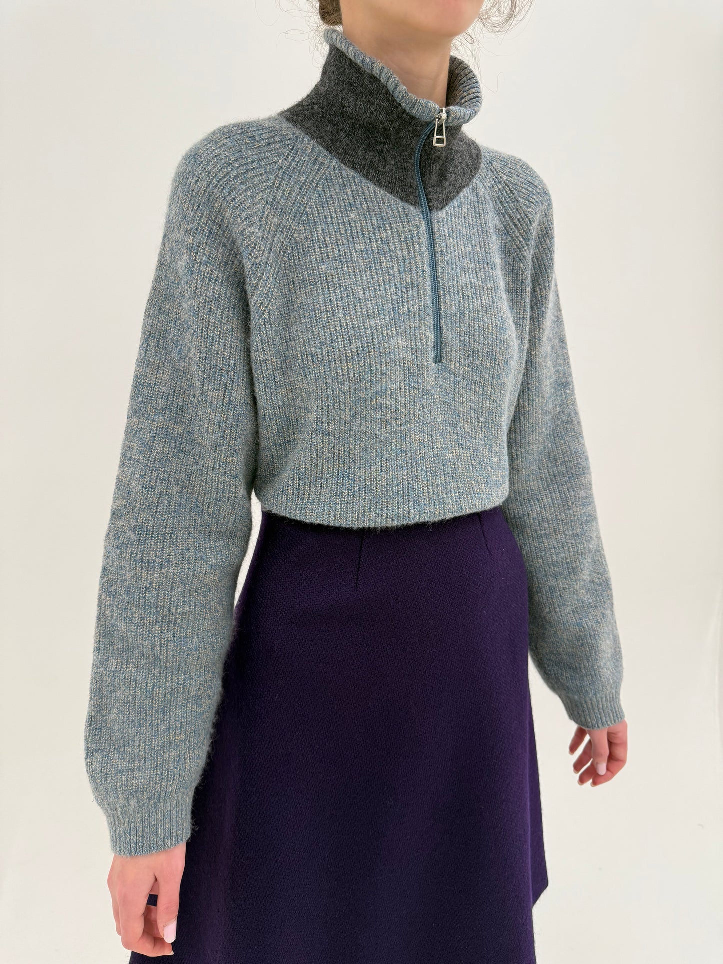 Maleta quarter zip din lana merino extrafina super groasă dusty baby blue