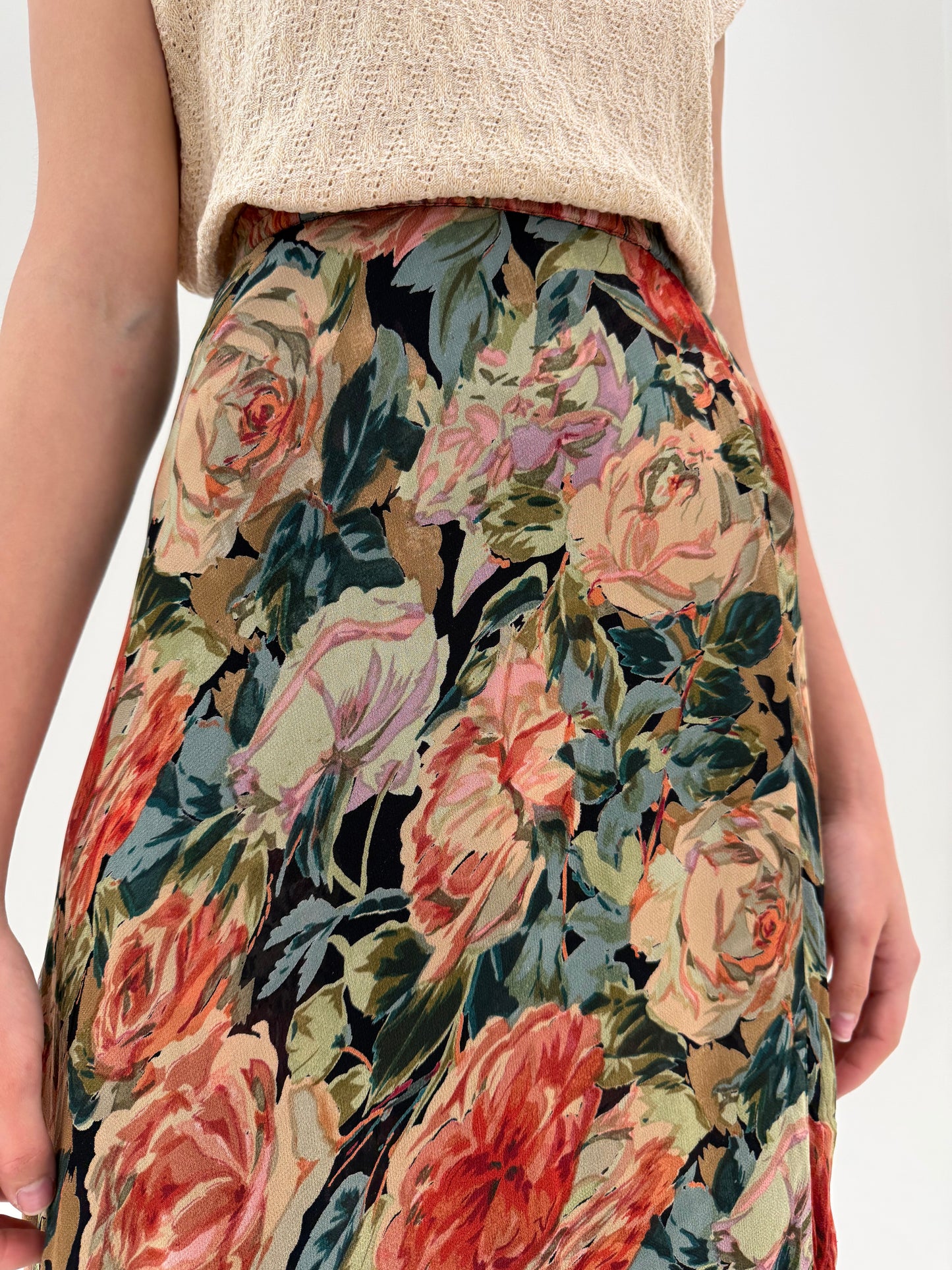Fustă maxi cu print floral superb și talie ultra înaltă elastică marcată