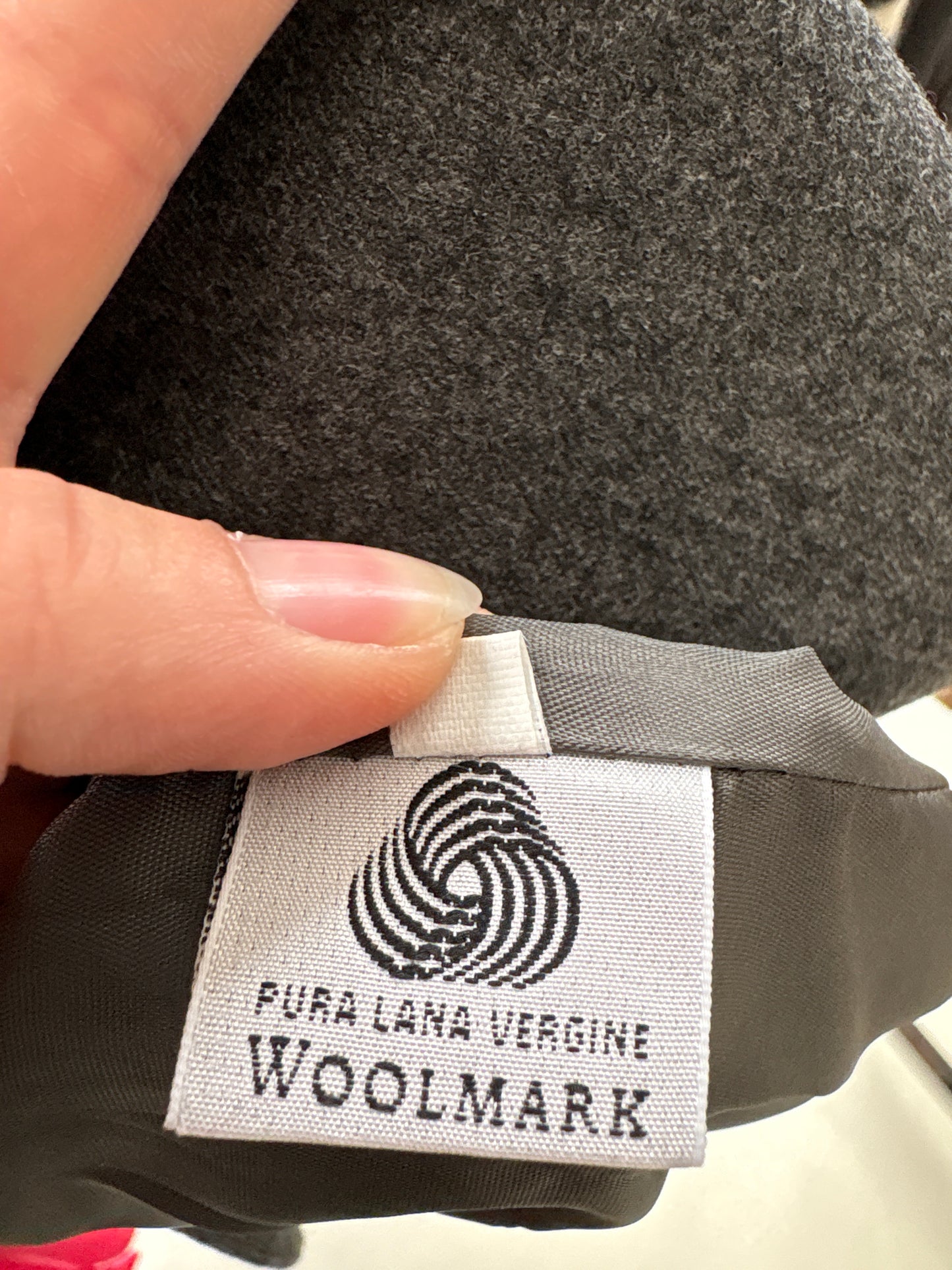 Sacou petite italian în croi lung ușor cambrat din lana certificată extrafina