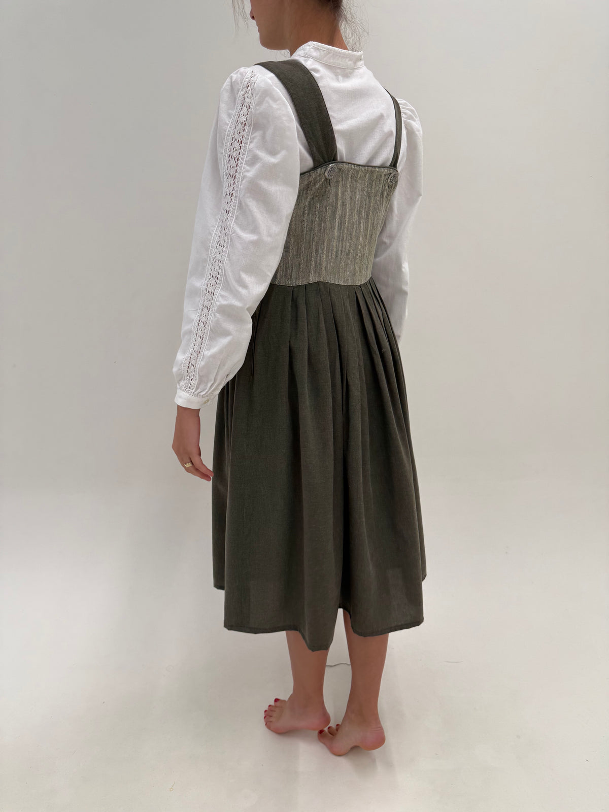 Rochie vintage cu corsaj și buzunare din stofă de lana extrafina și lyocel