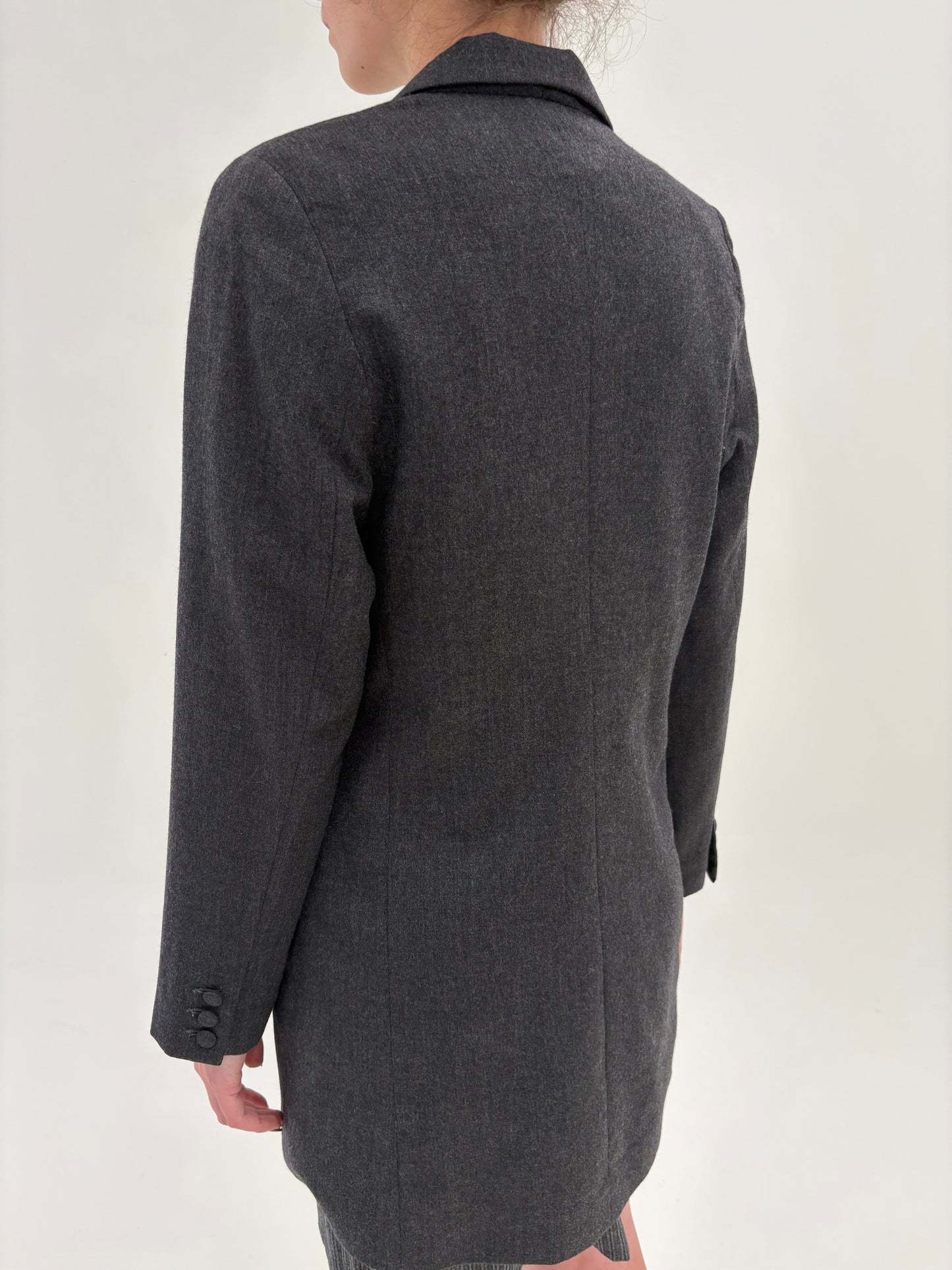 Sacou lung cambrat cu revere late din lana extrafina