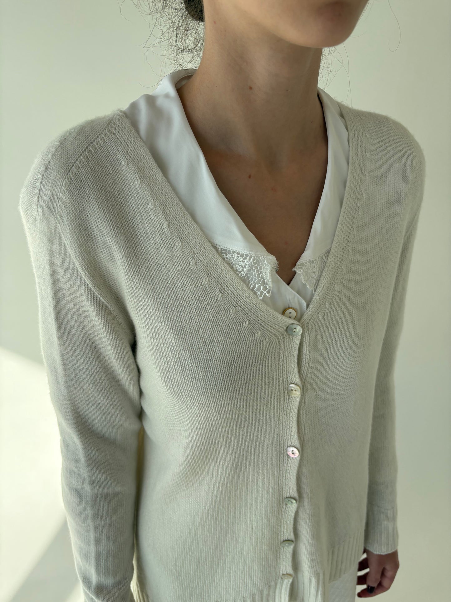 Cardigan butter white din lana extrafina