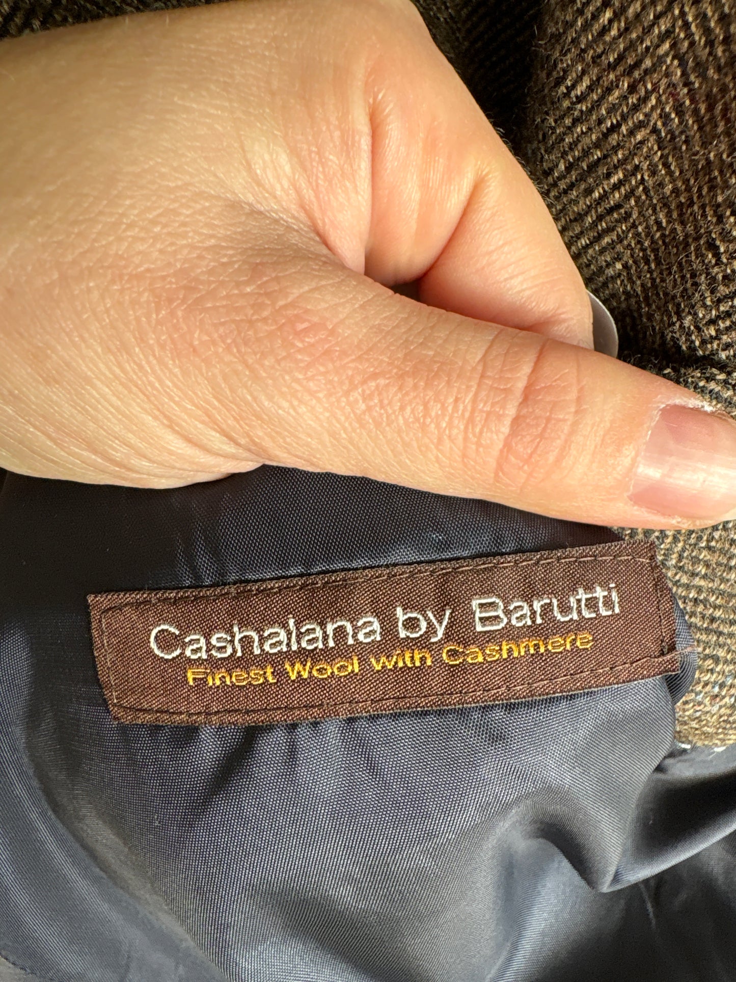 Sacou italian din tweed de lana și cașmir în nuanțe neutre și carouri fine