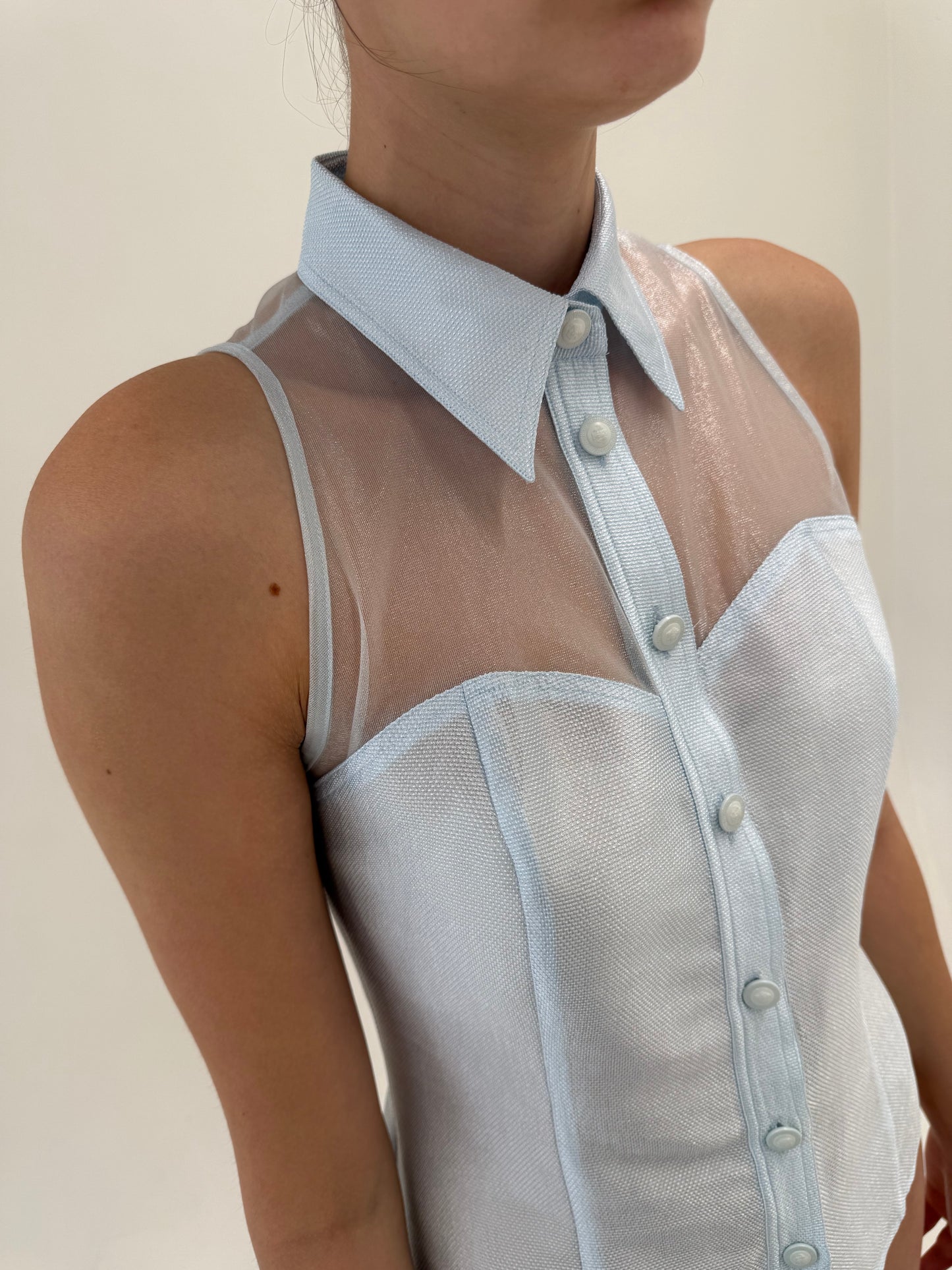 Corsaj vintage Versace baby blue din panzica perlata și organza
