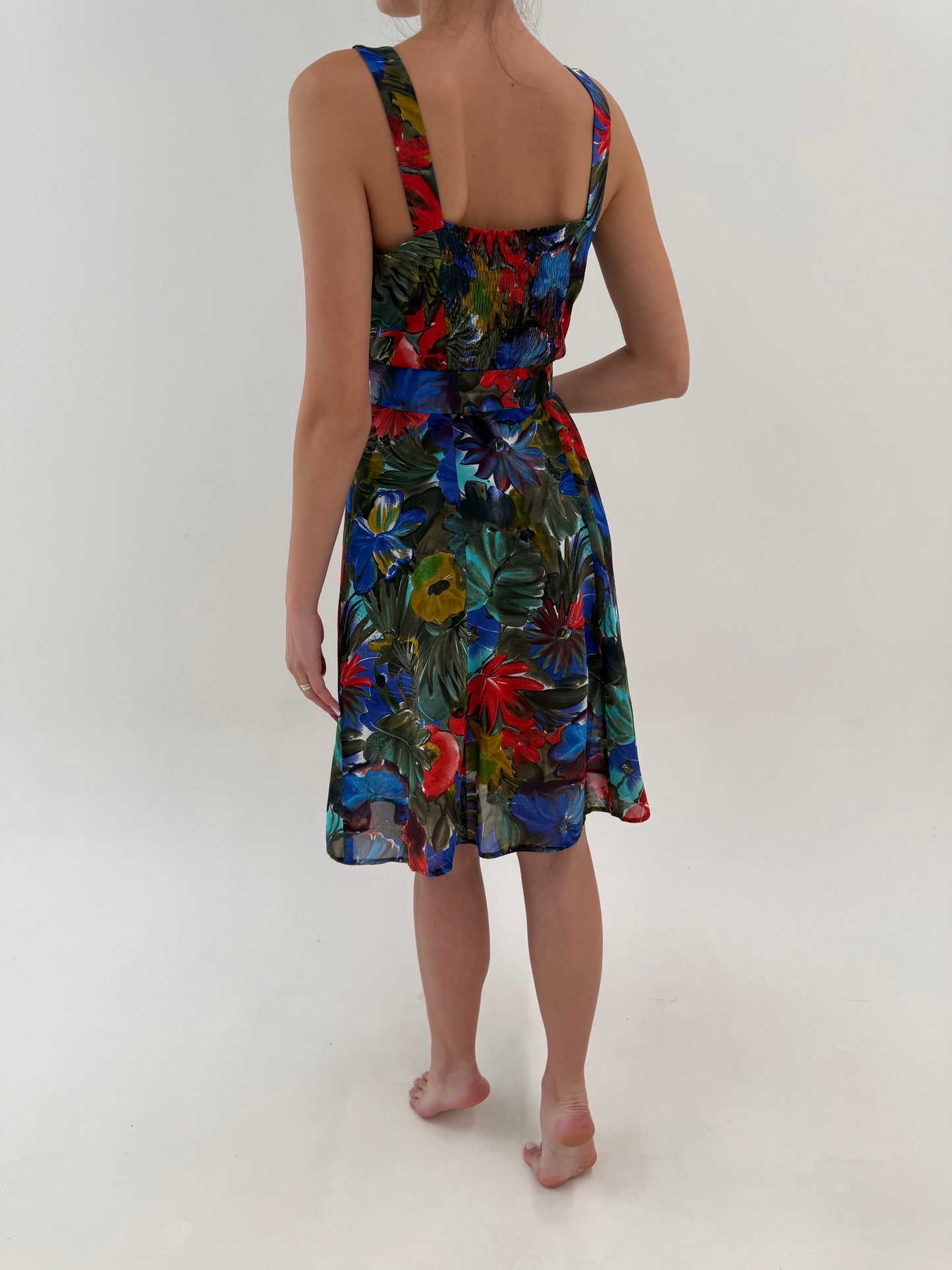 Rochie ultra feminină super vaporoasă cu print organic statement superb