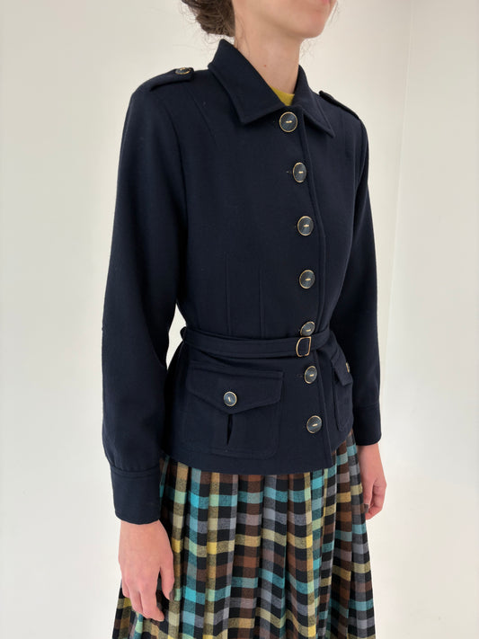 Jacheta cambrata Navy din lana extrem de fină cu talie marcată
