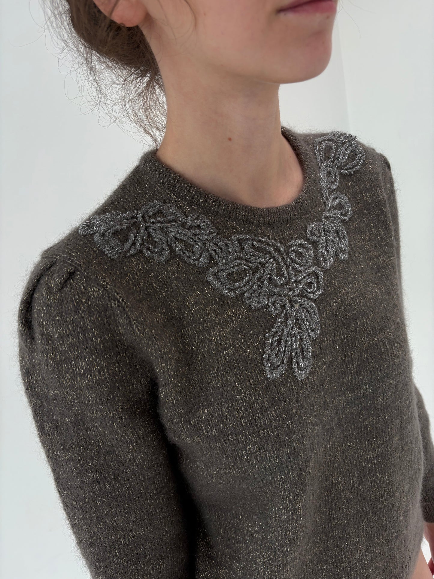 Pulover taupe luxury vintage din baby mohair cu aplicații manuale excepționale