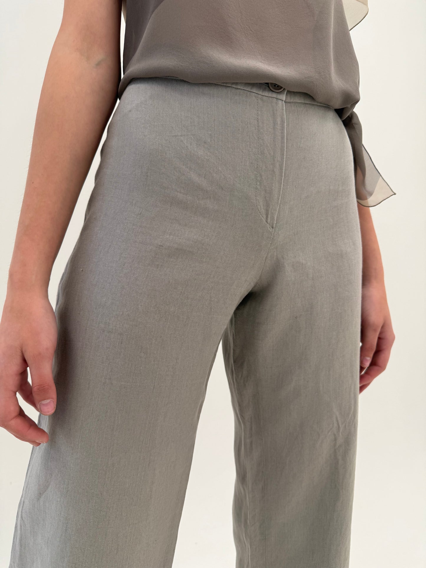 Pantaloni ultra luxury Armani palazzo petite warm gray din in excepțional