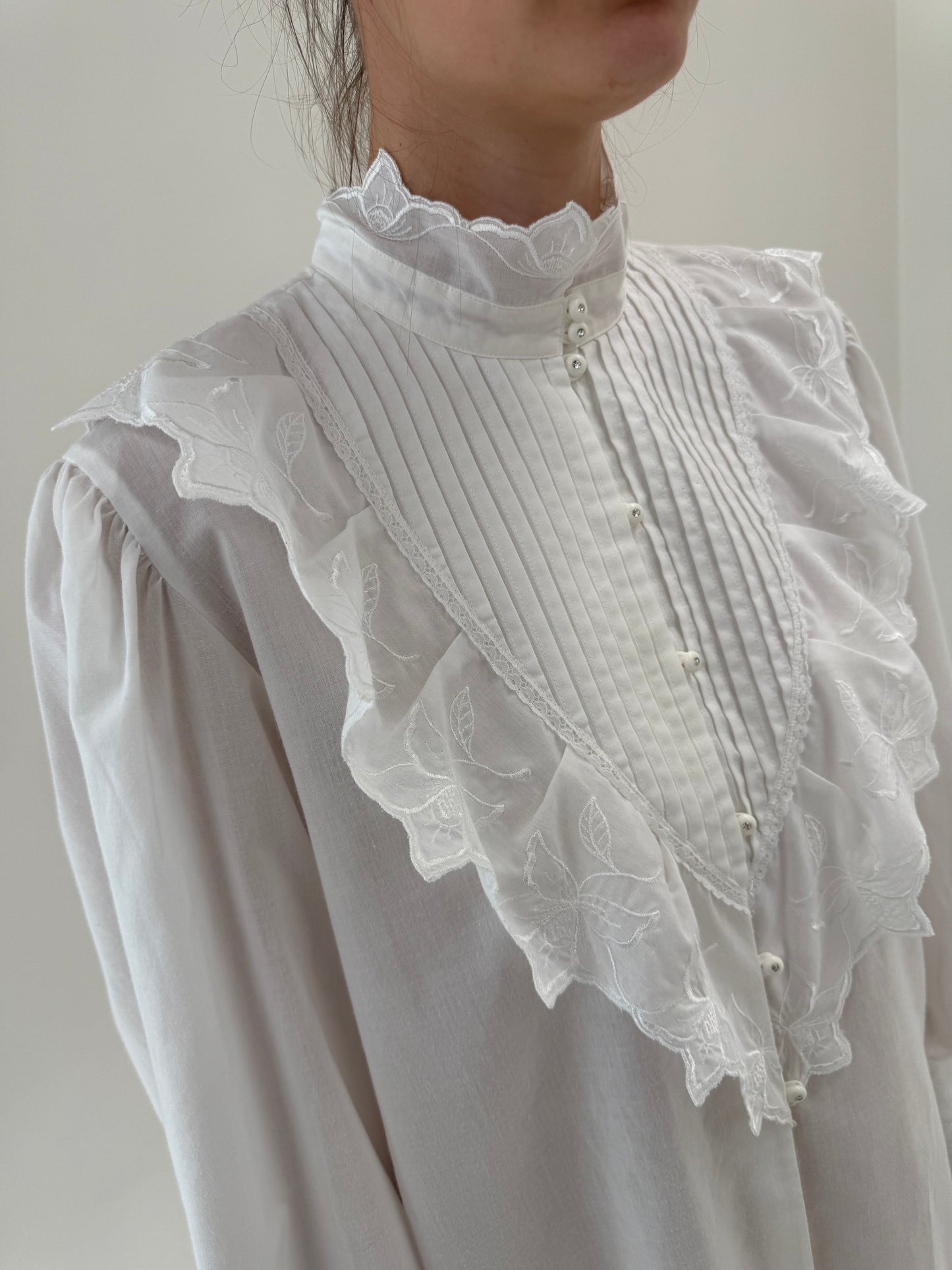Cămașa vintage excepțională cu manșete ultra înalte din bumbac fin