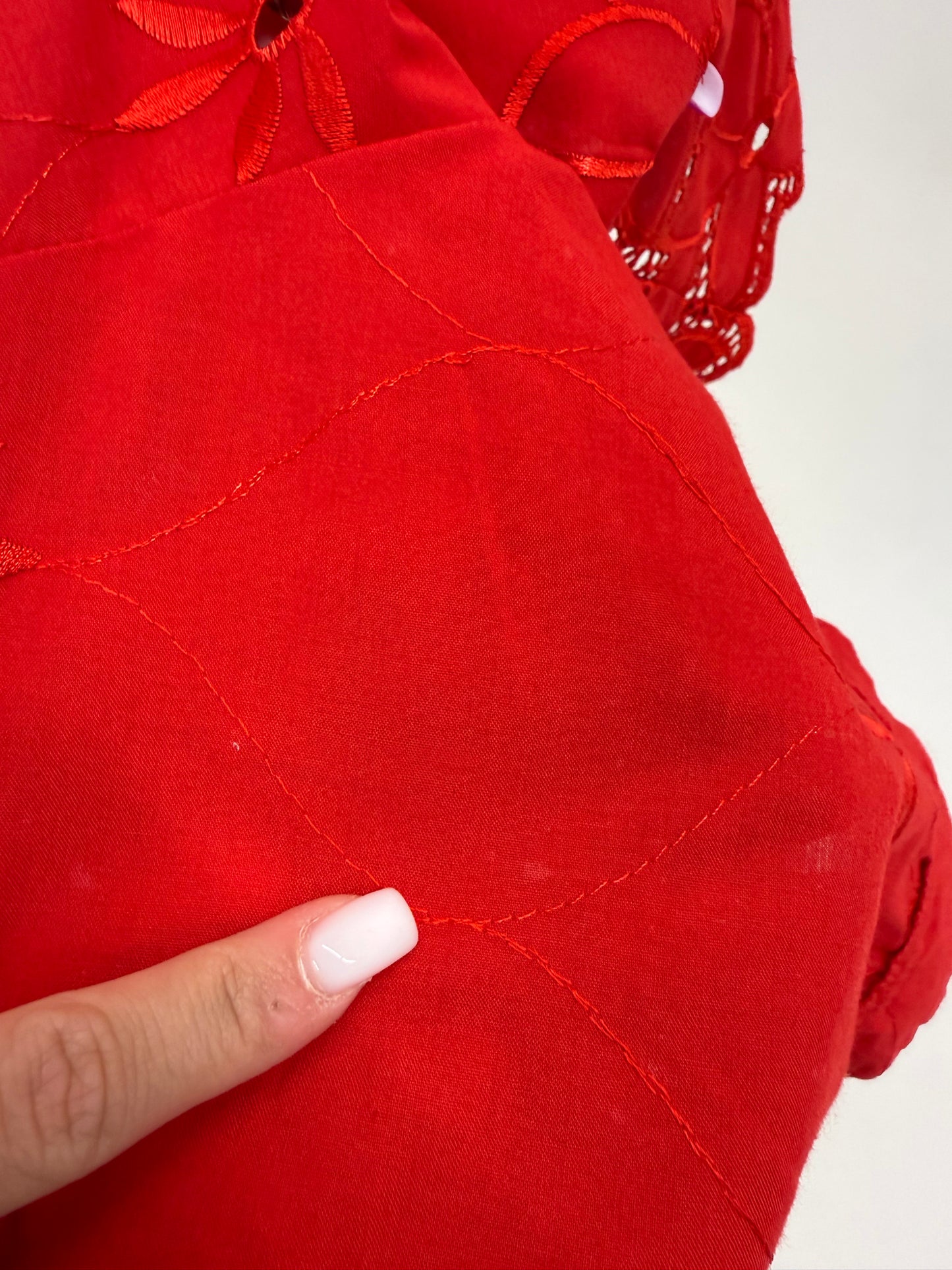 Sacou vintage cu broderie anglaise superba cherry red cu umeri bufanți