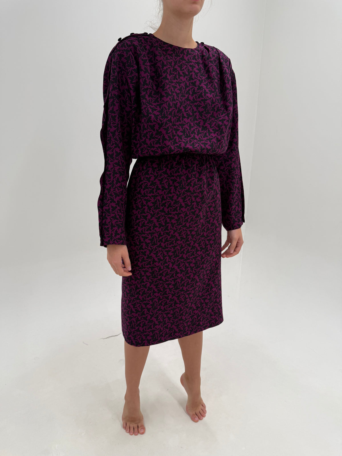 Rochie dark fucsia cu prinț negru și talie ultra înaltă din lana extrafina