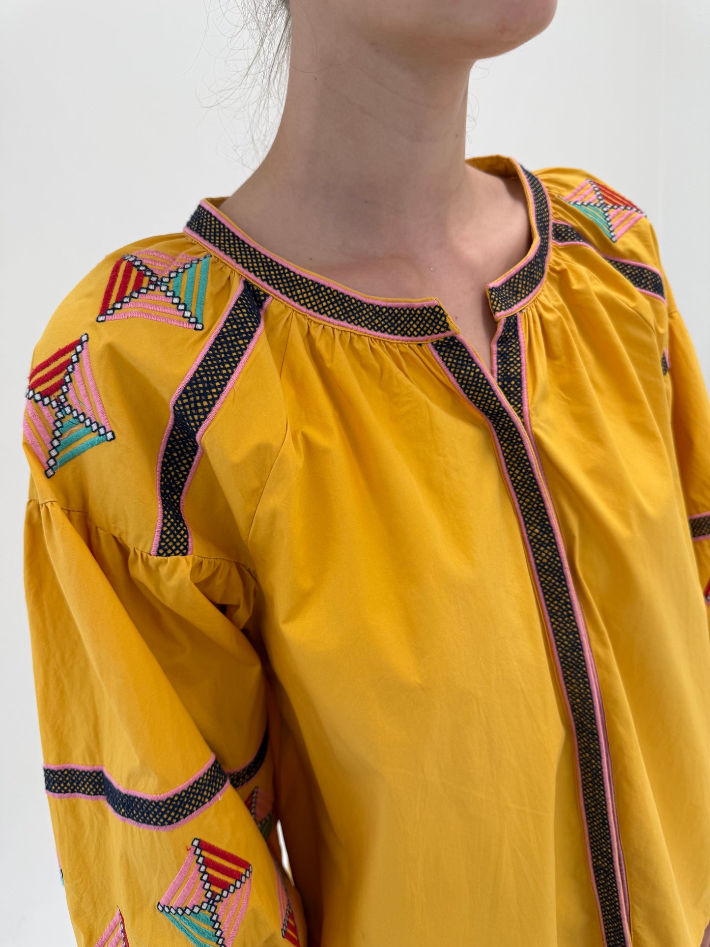 Tunica vintage petite din canvas excepțional de bumbac cu broderie