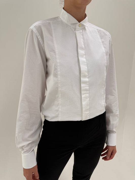 Cămașa Dior de ceremonie cu butoni din bumbac excepțional și plastron plisat