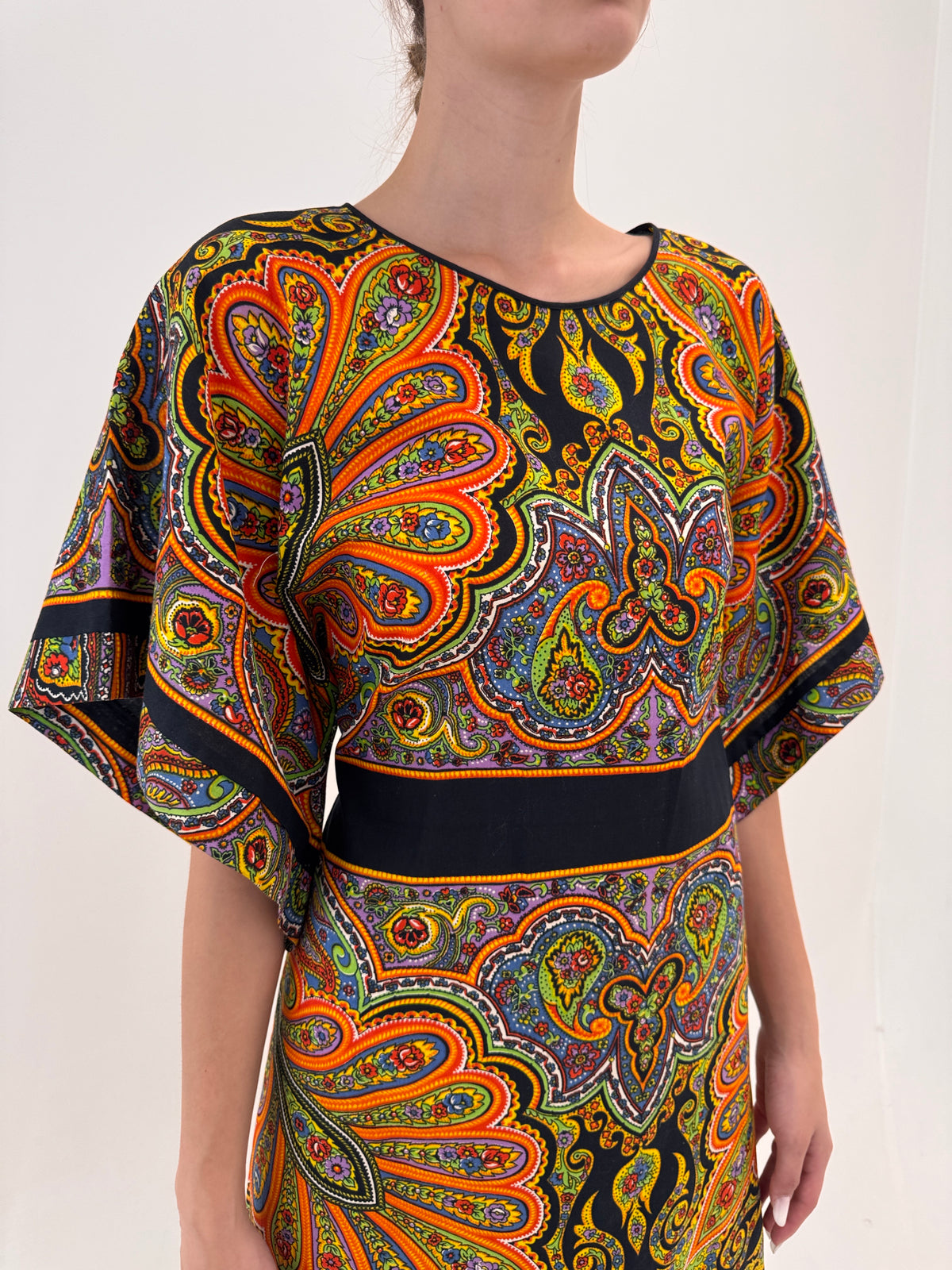 Kaftan excepțional reglabil la spate din bumbac premium cu print paisley în culori tari