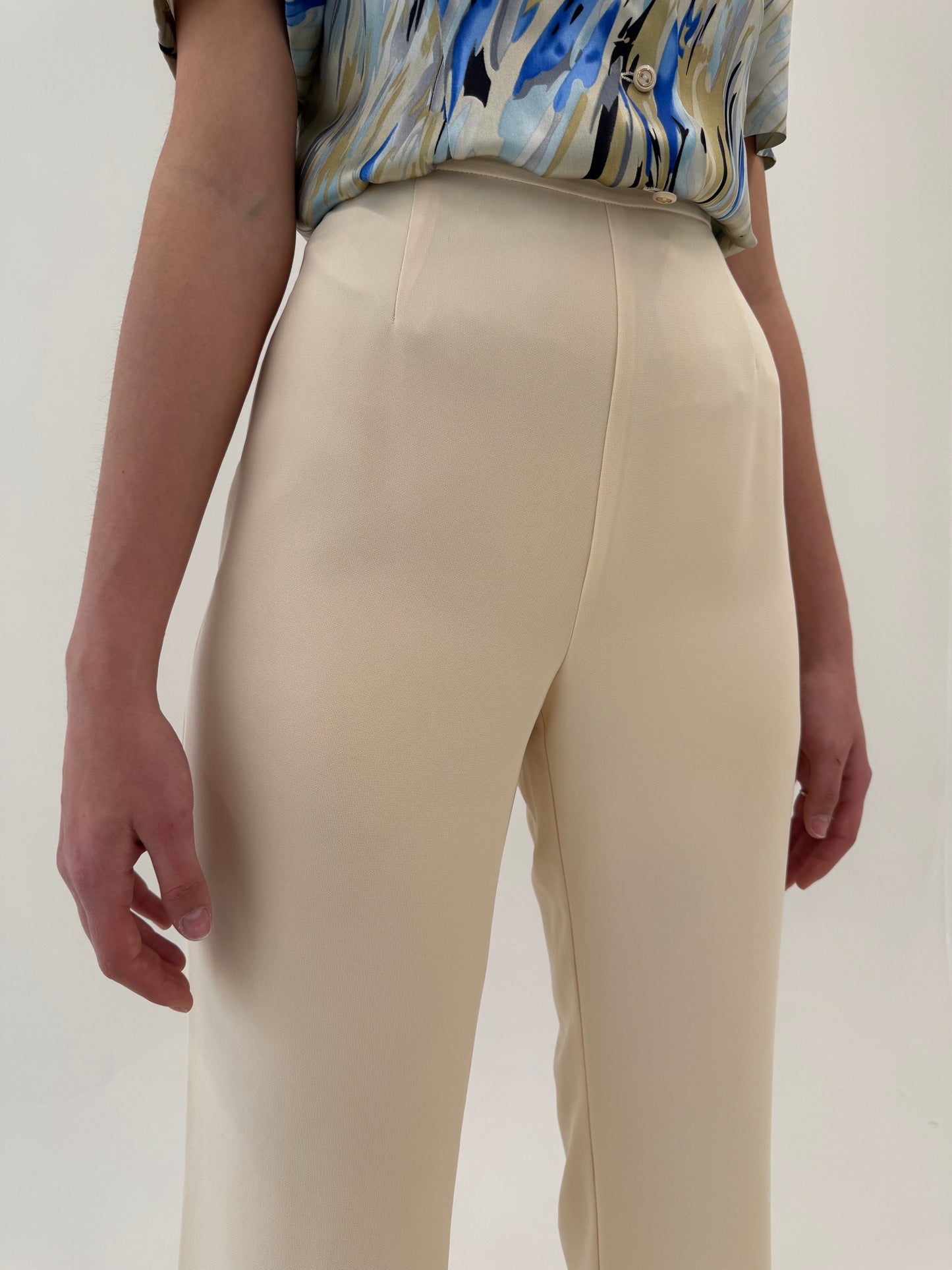Pantaloni butter white cu talie ultra înaltă din crep premium