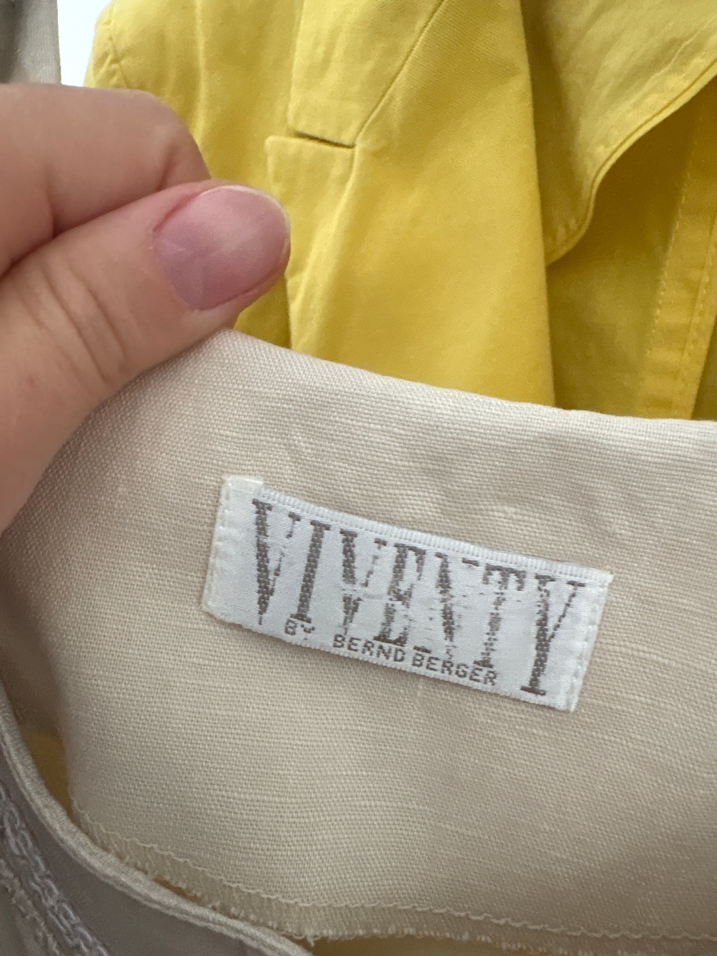 Rochie vintage excepțională din in sand nude cu talie ultra înaltă marcată