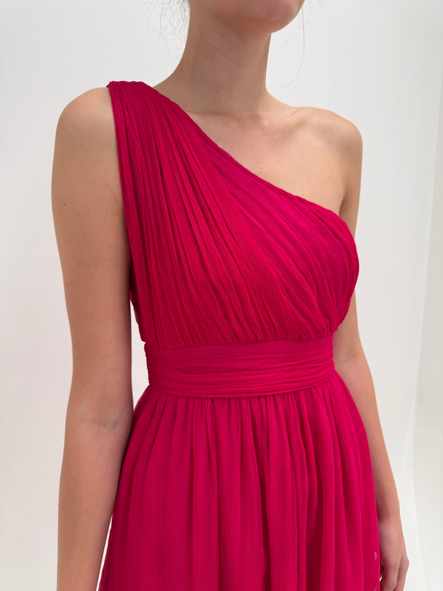 Rochie luxury Gianfranco Ferre din mătase naturală fucsia în croi atemporal