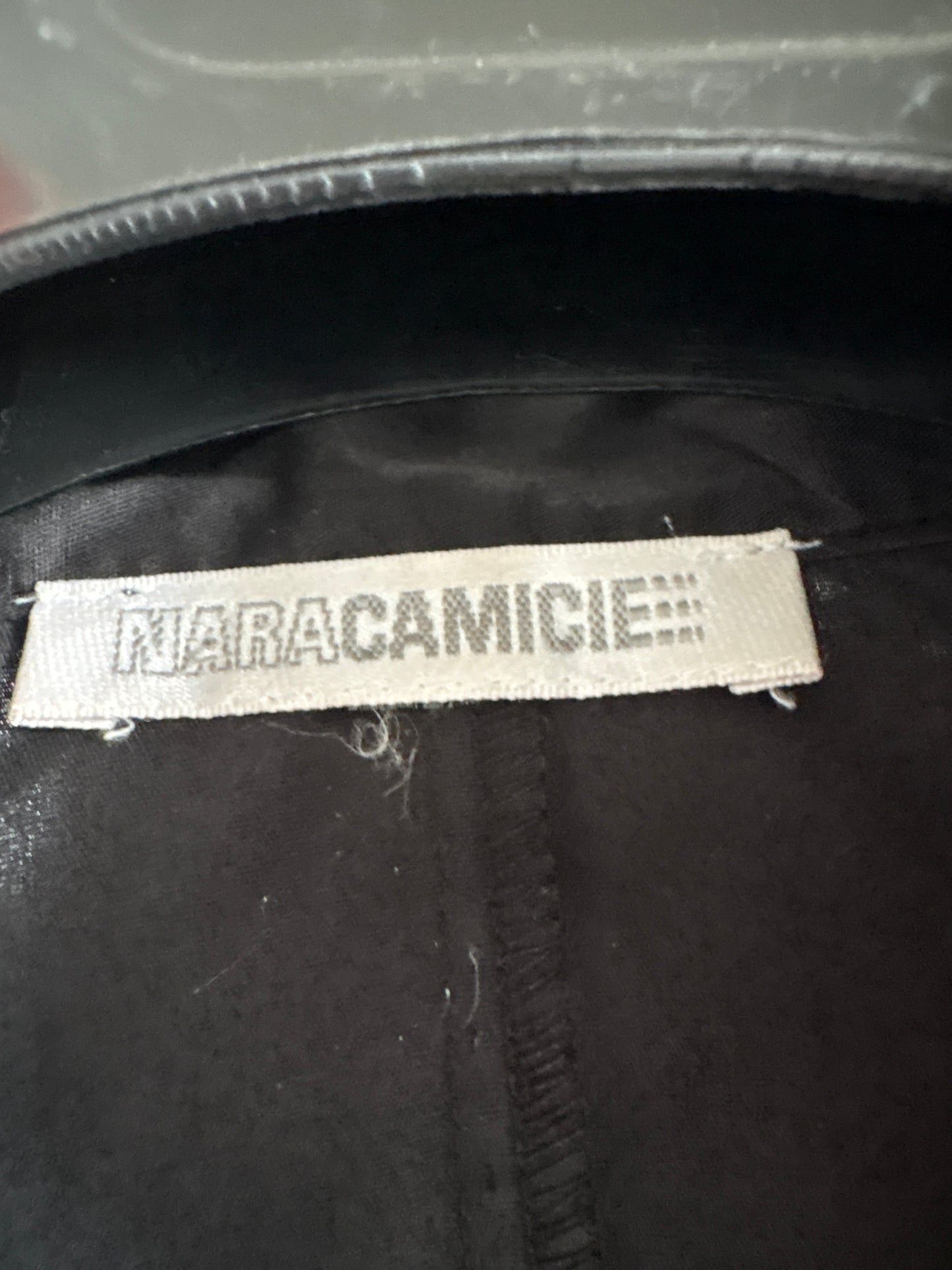 Cămașa excepțională brodată de brand luxury Nara Camicie