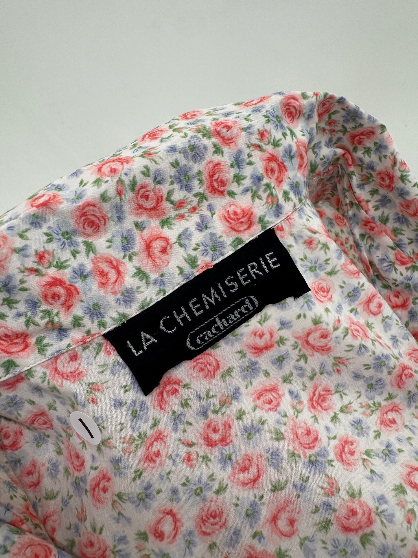 Cămașa luxury Cacharel din bumbac excepțional cu print floral delicat