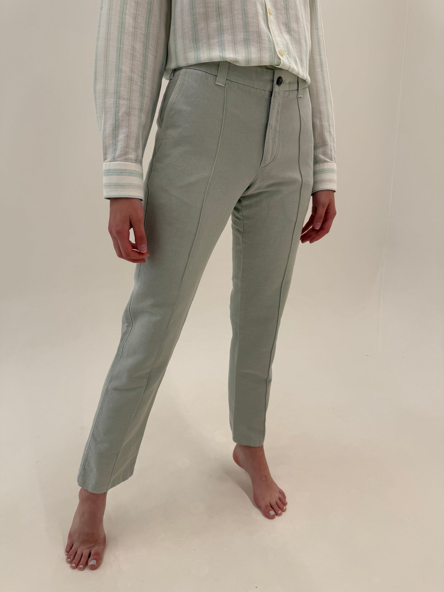 Pantaloni Loro Piana light gray din in și bumbac în croi clasic