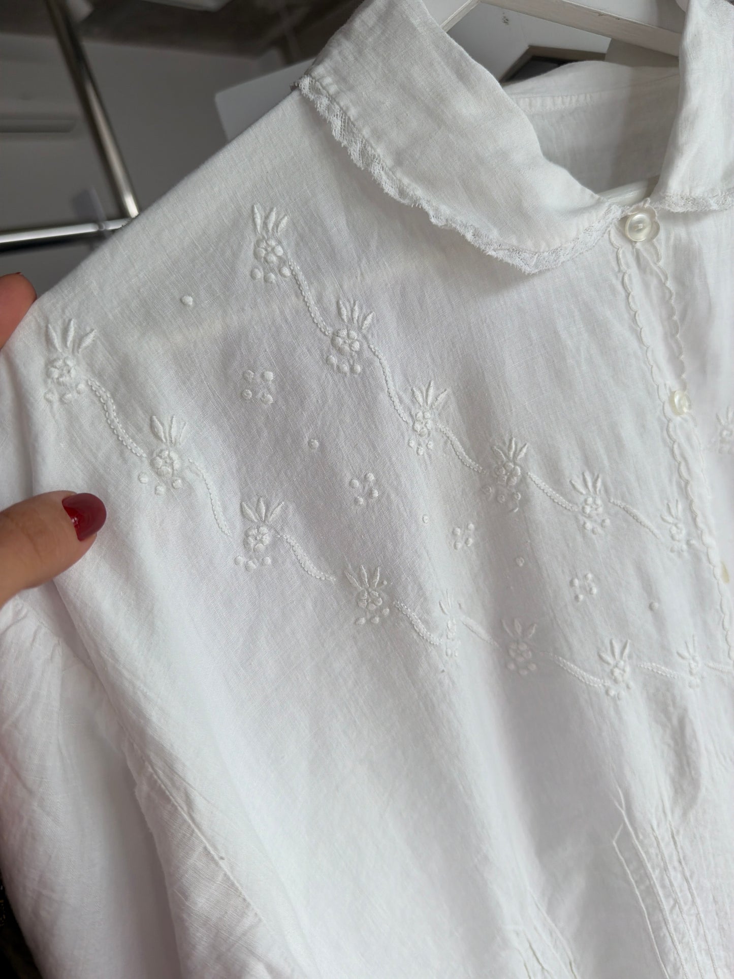 Rochie vintage din in moale excepțional cu broderie manuală reglabilă