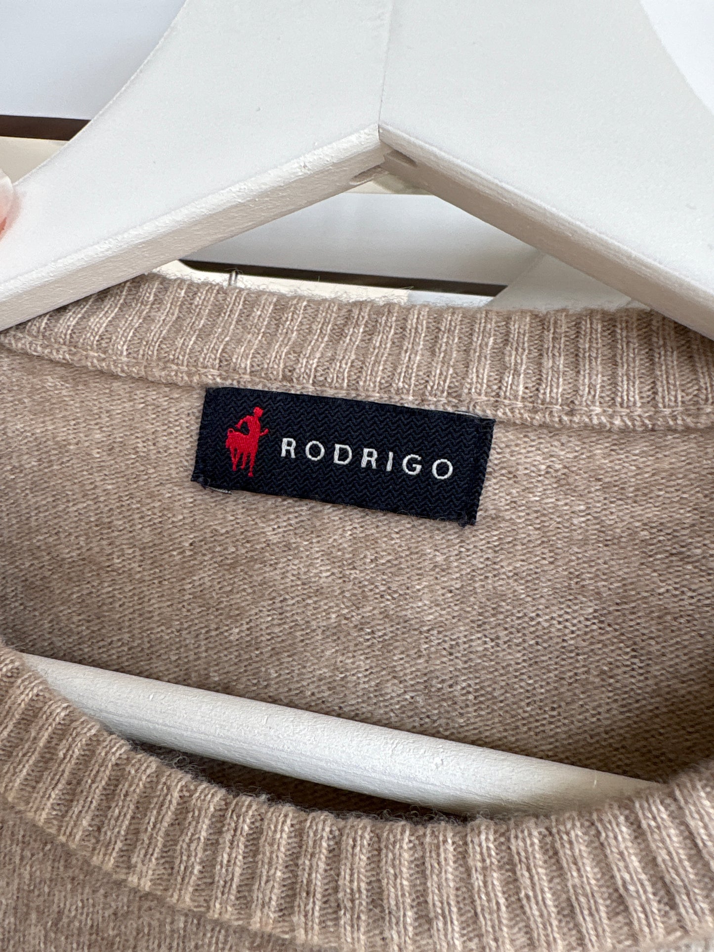 Pulover high end Italian in culori neutre din lana extrafina de gramaj mare