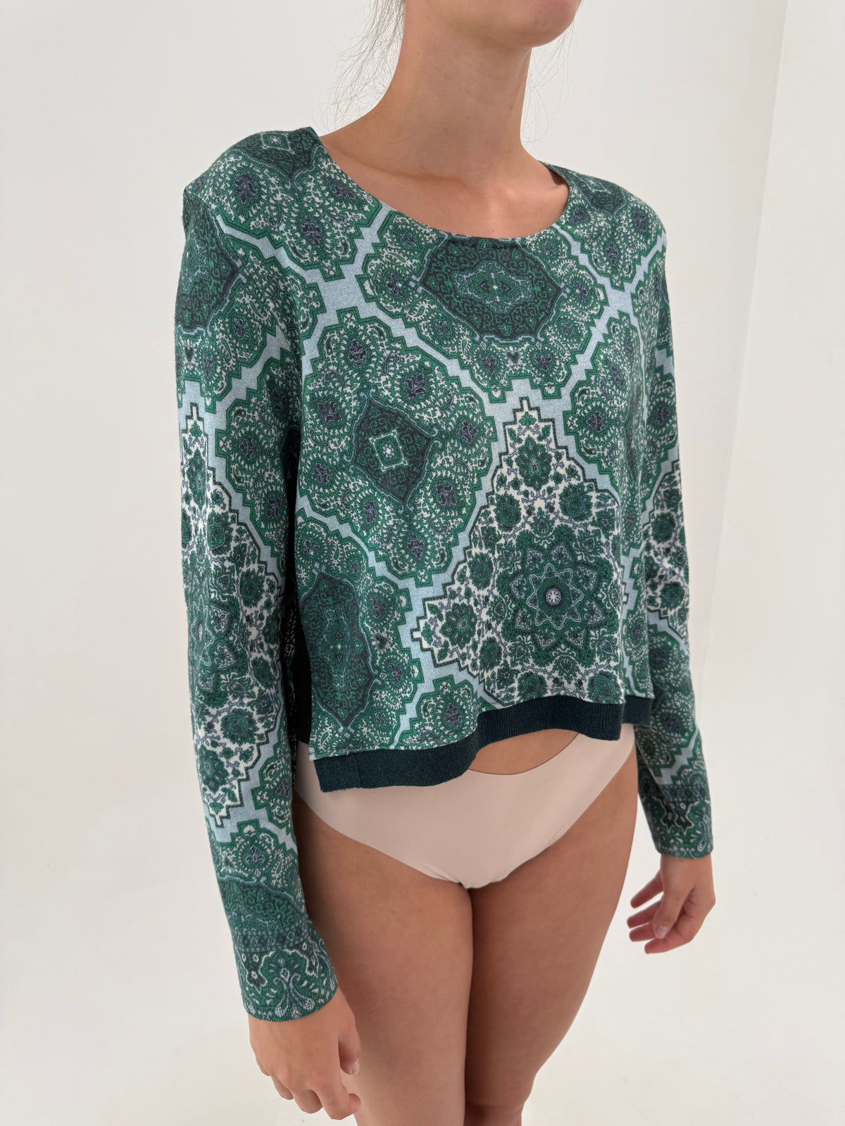 Pulover Max Mara cu fata din mătase naturală și restul tricot de lana cu print superb