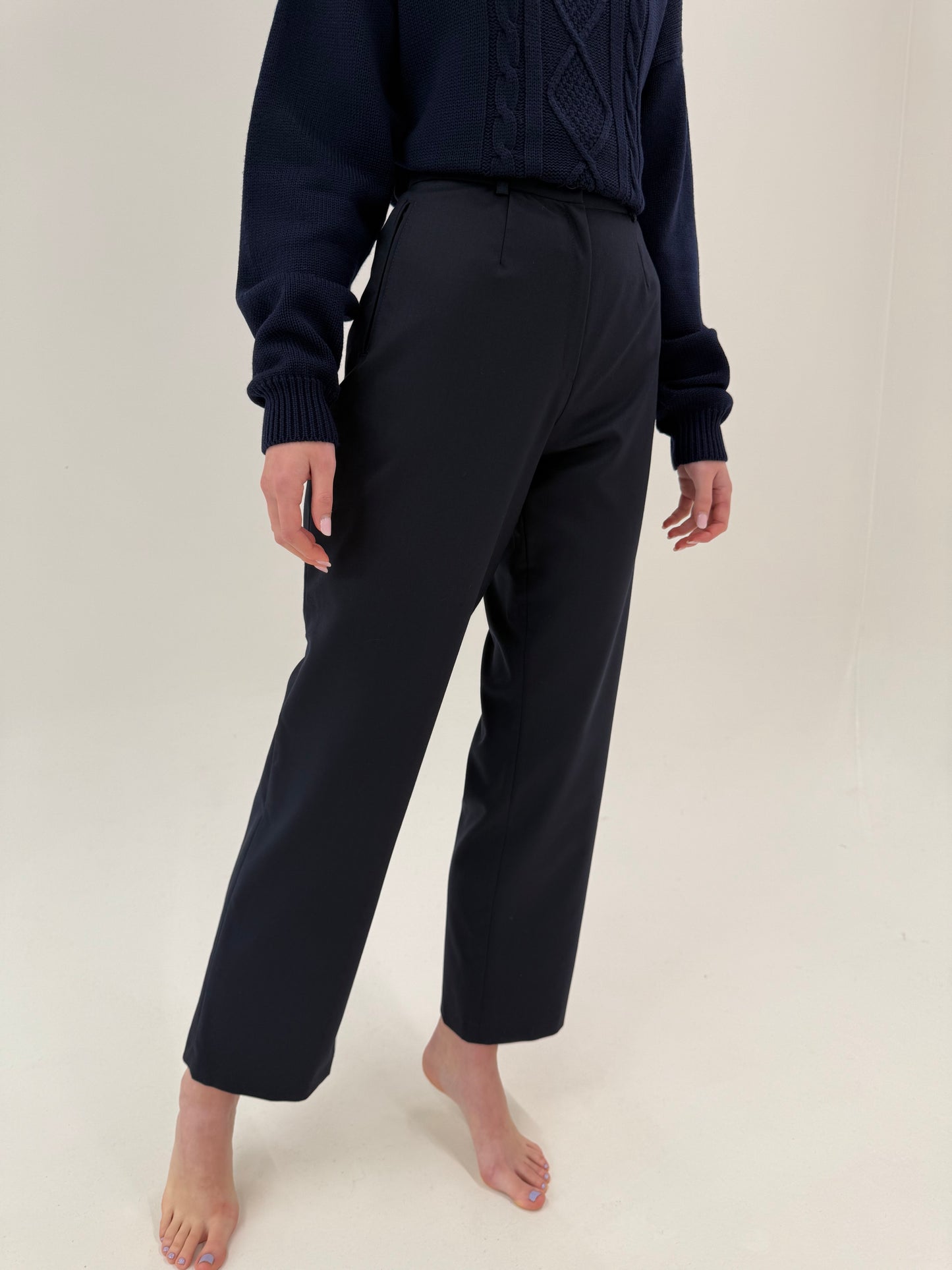 Pantaloni cu pense și talie ultra înaltă tall din lana extrafina