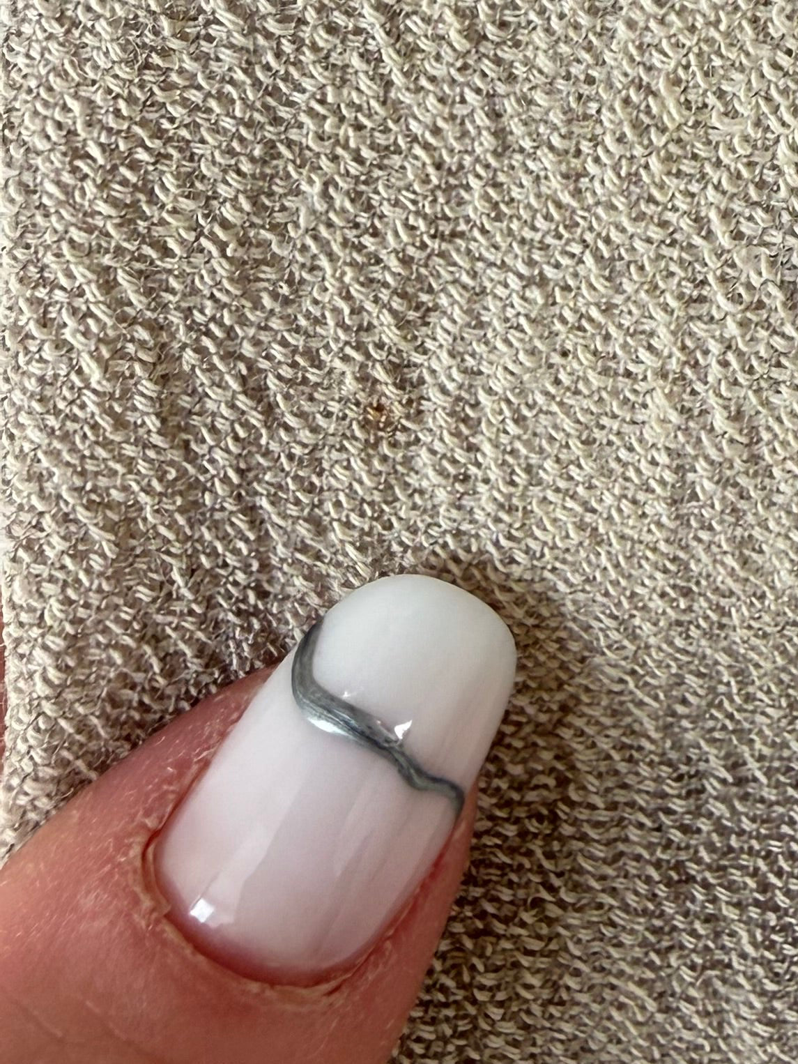 Sacou nude cambrat în croi minimalist din stofita structurată