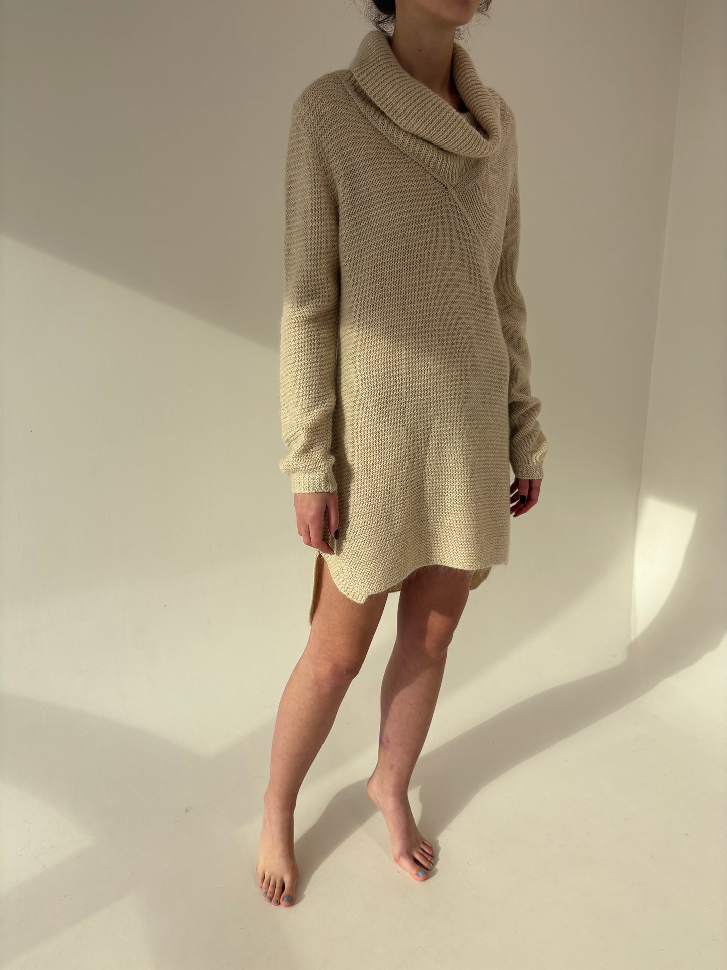 Rochie casual tip maleta butter nude cu guler tip sal din mix de baby mohair