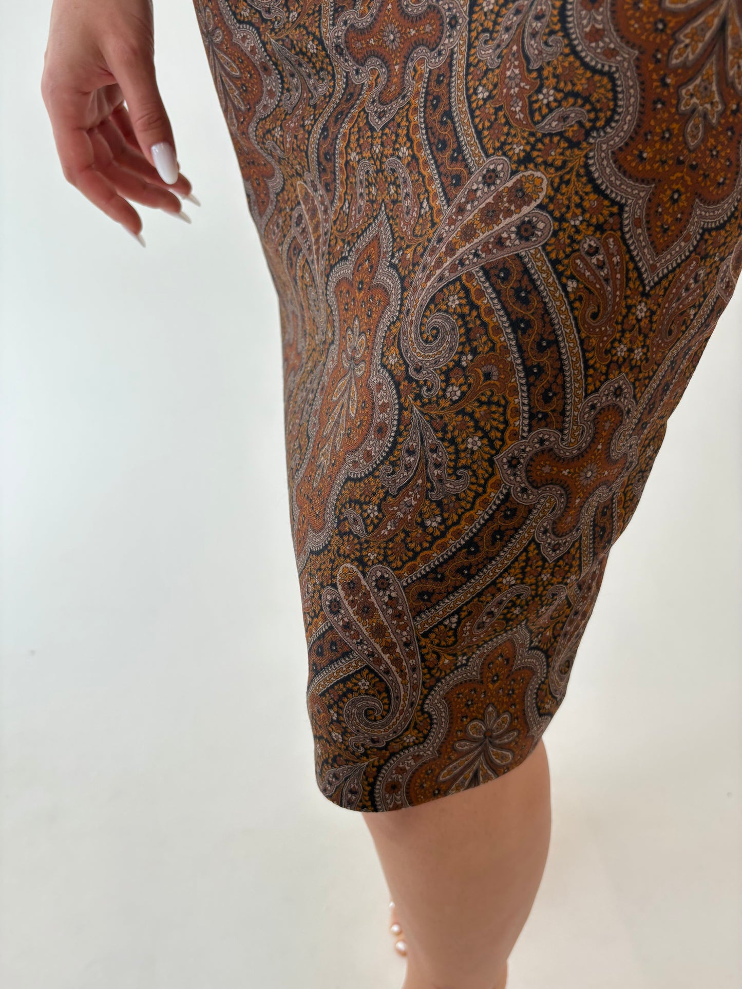 Fustă vintage din lanita extrafina conică cu talie înaltă și print paisley