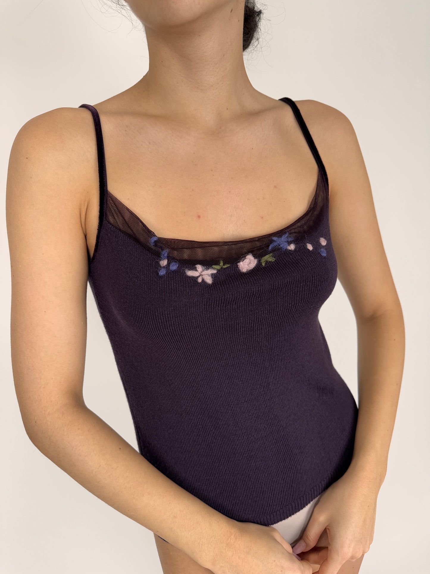 Top italian dark violet cu broderie din lana extrafina