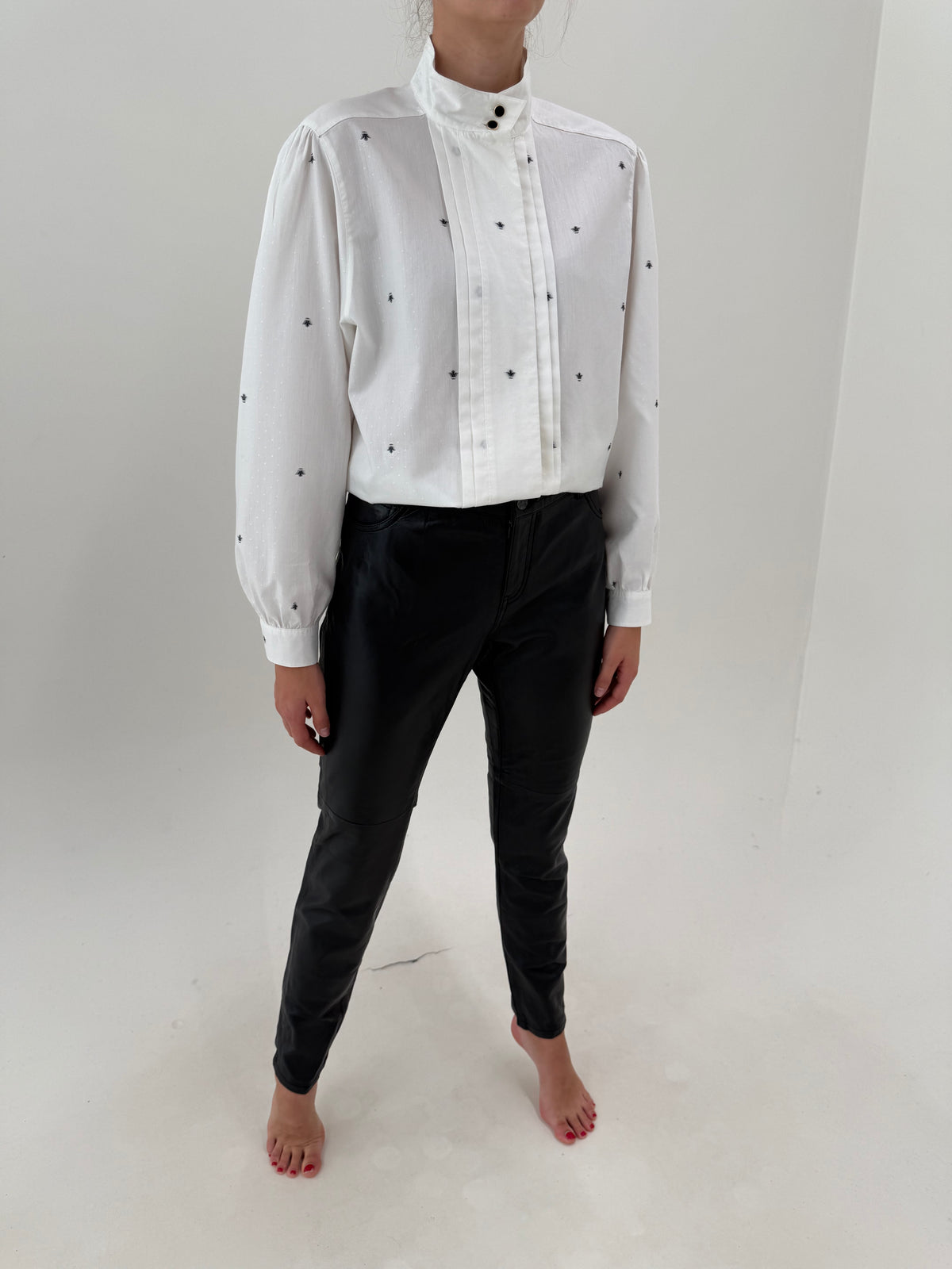 Pantaloni tall din piele naturală și xtrem de moale în croi pe picior și talie generoasă