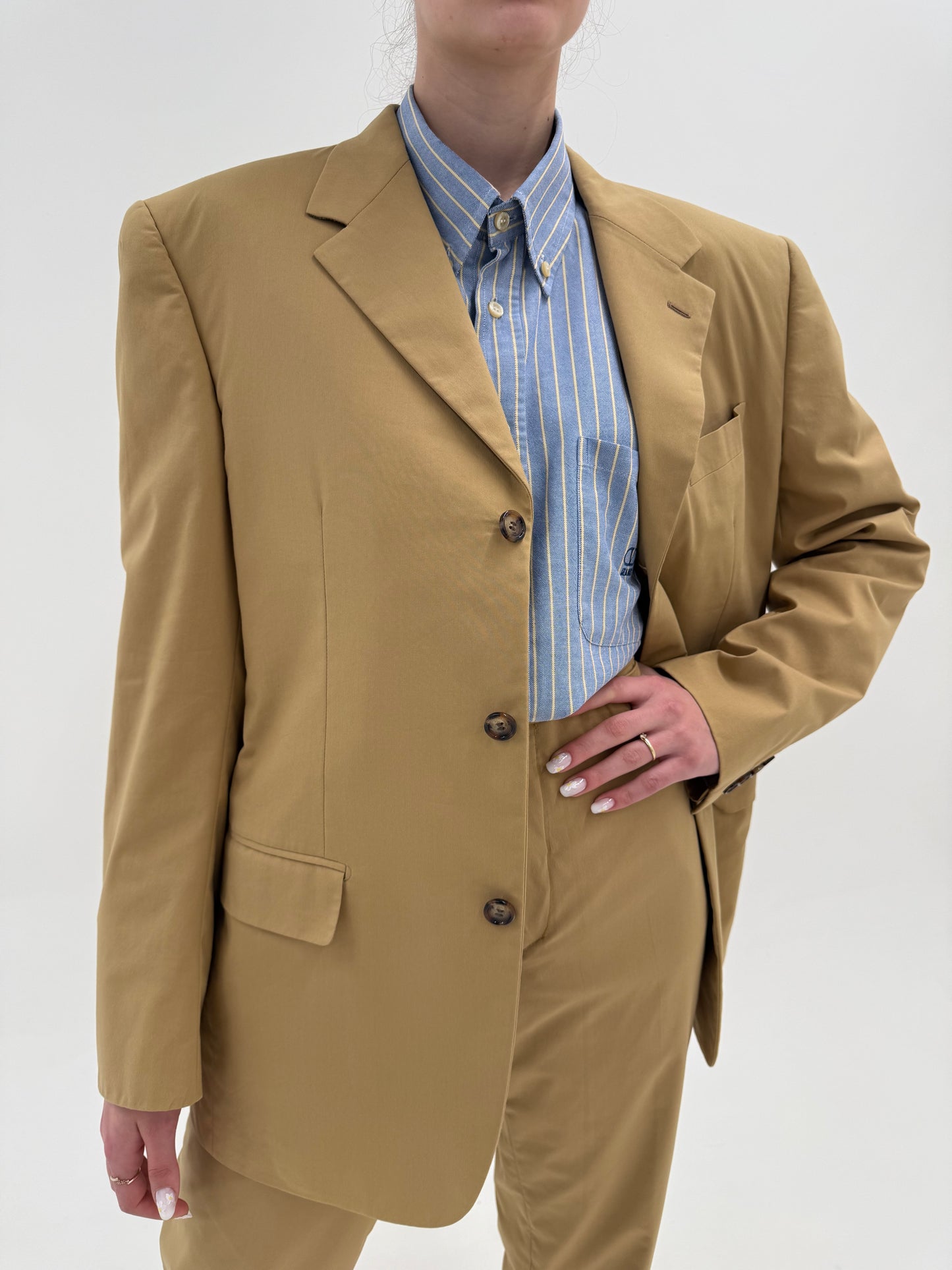 Costum tall camel Prada de vară în croi actual