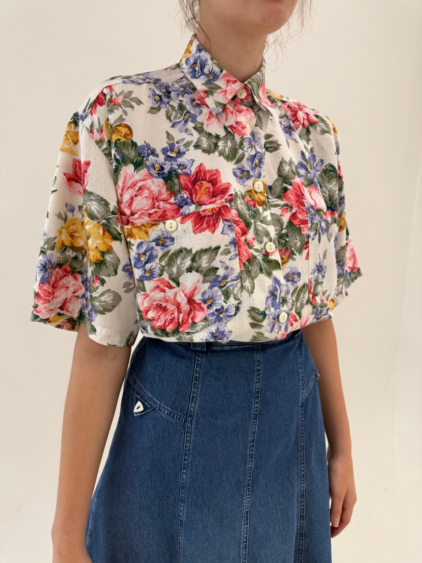 Cămașa vintage din pânză cu print floral superb