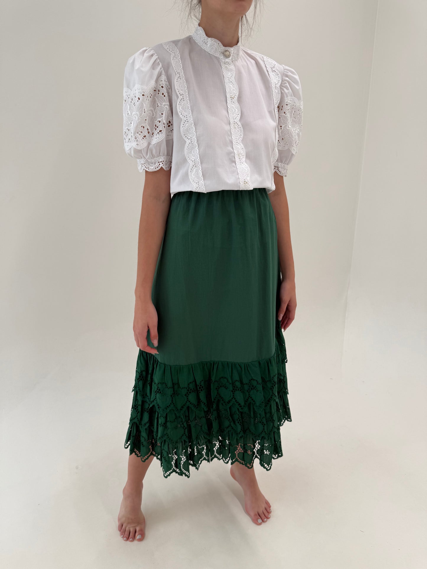 Fustă maxi din panzica de bumbac cu volane și broderie anglaise cu talie elastică